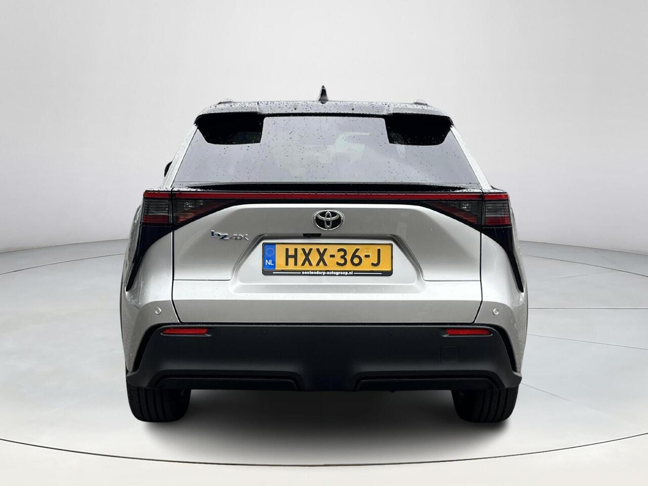 Toyota bZ4X Dynamic 71 kWh | Navigatie | Apple CarPlay/Android auto | Achteruitrijcamera | Stoelverwarming | Stuurverwarming | Panoramadak