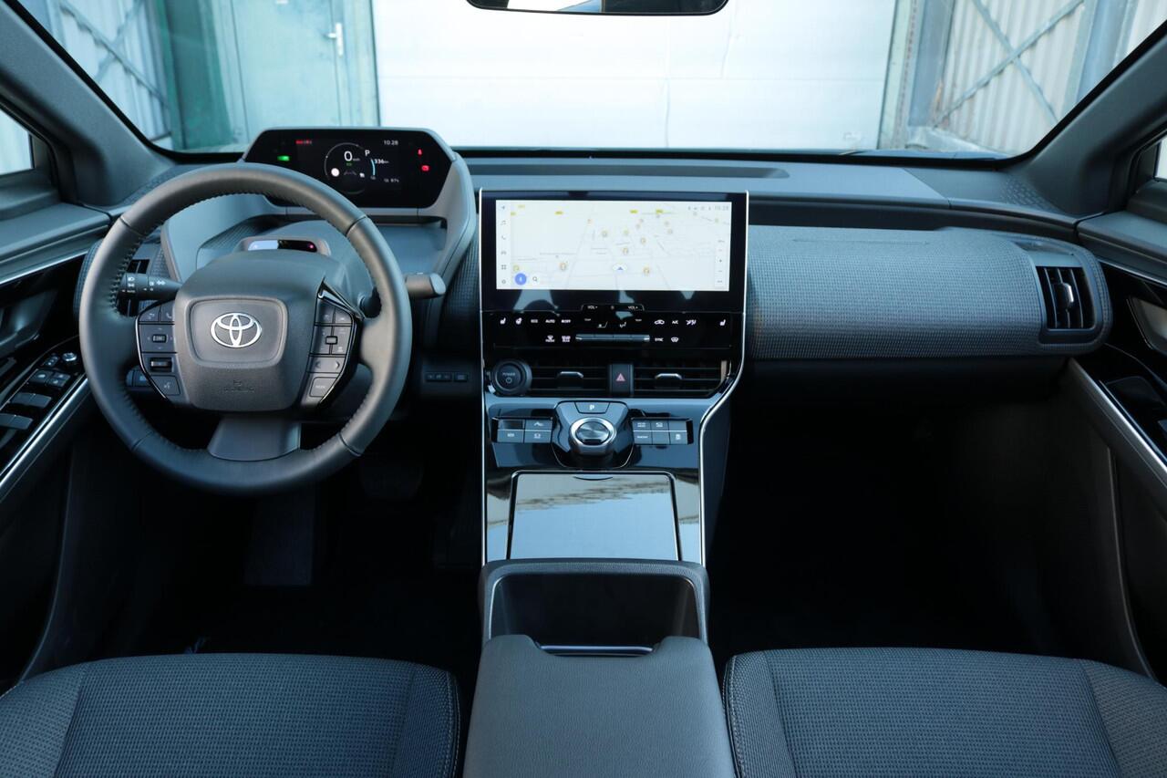 Toyota bZ4X Dynamic Bi-tone 71 kWh, Panoramadak, 360 camera