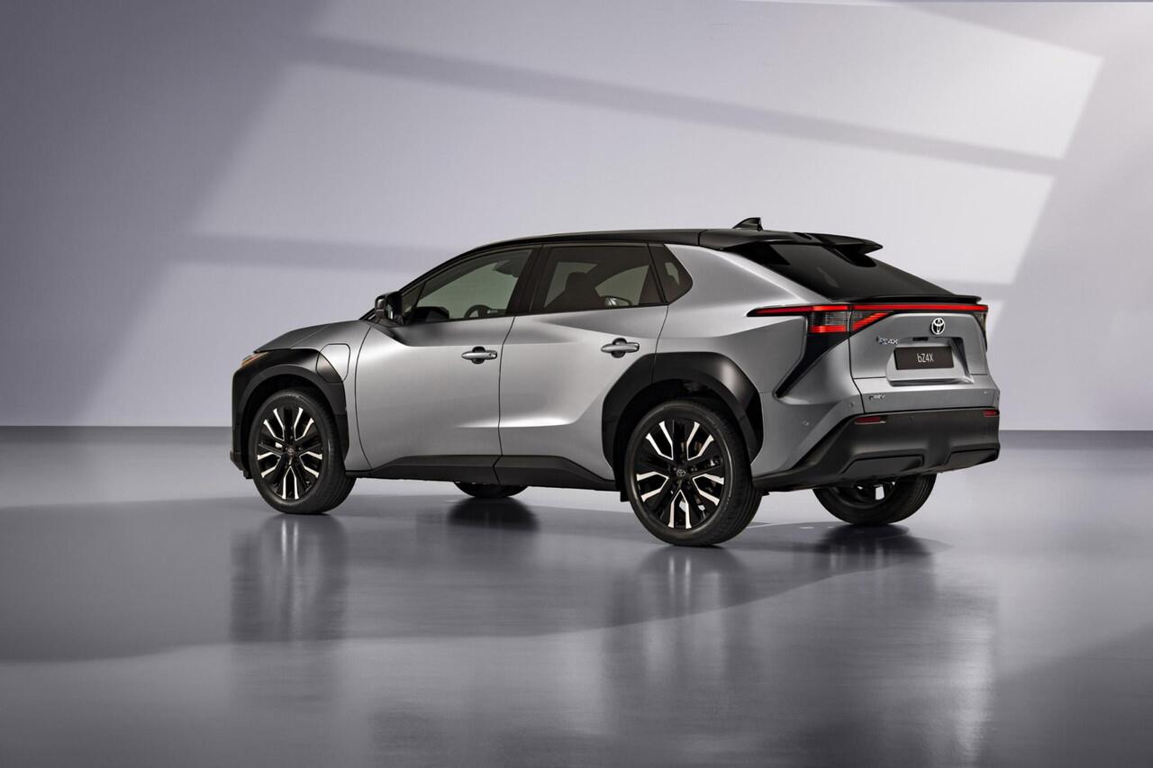 Toyota bZ4X Active Limited Edition 58 kWh ¤37.995,- RIJKLAAR! Nu ¤2.000,- voordeel! Nu extra scherp geprijsd!