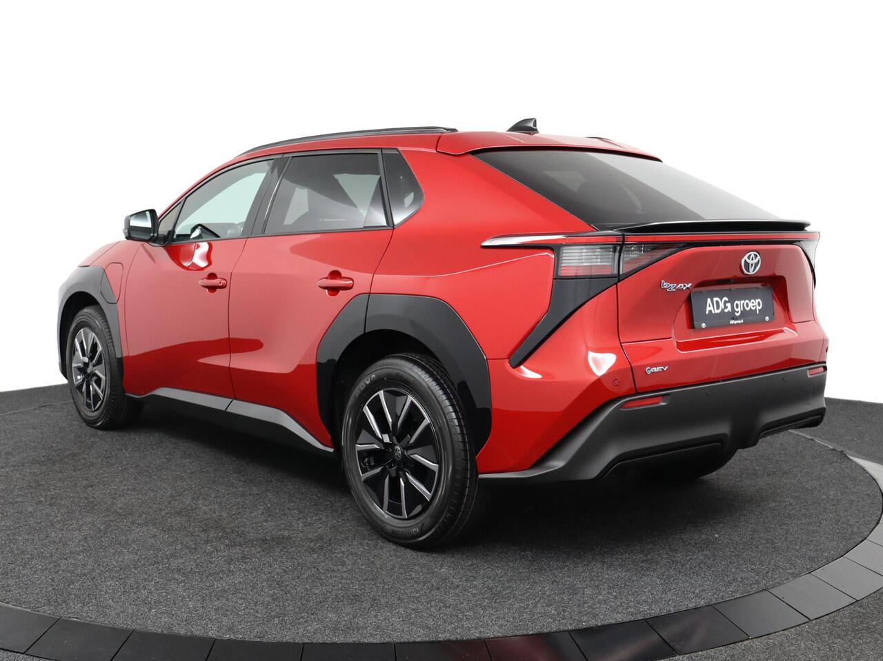 Toyota bZ4X Dynamic 73 kWh | Navigatiesysteem | 360 Camera | elek verstelbaar stoel |