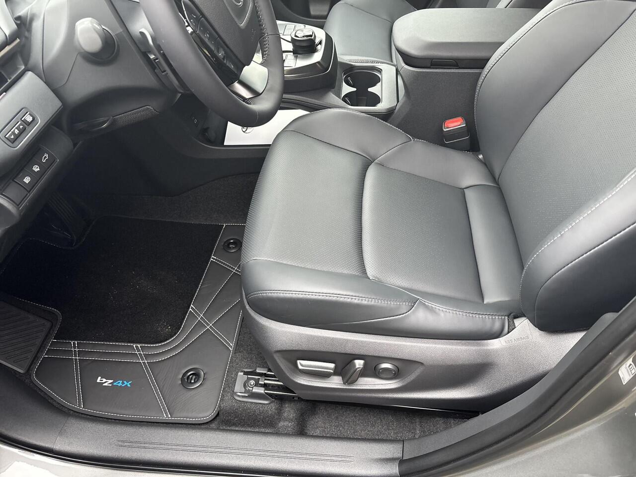 Toyota bZ4X Executive 73 kWh | Navigatie | Apple CarPlay/Android auto | Achteruitrijcamera | Elektrische achterklep