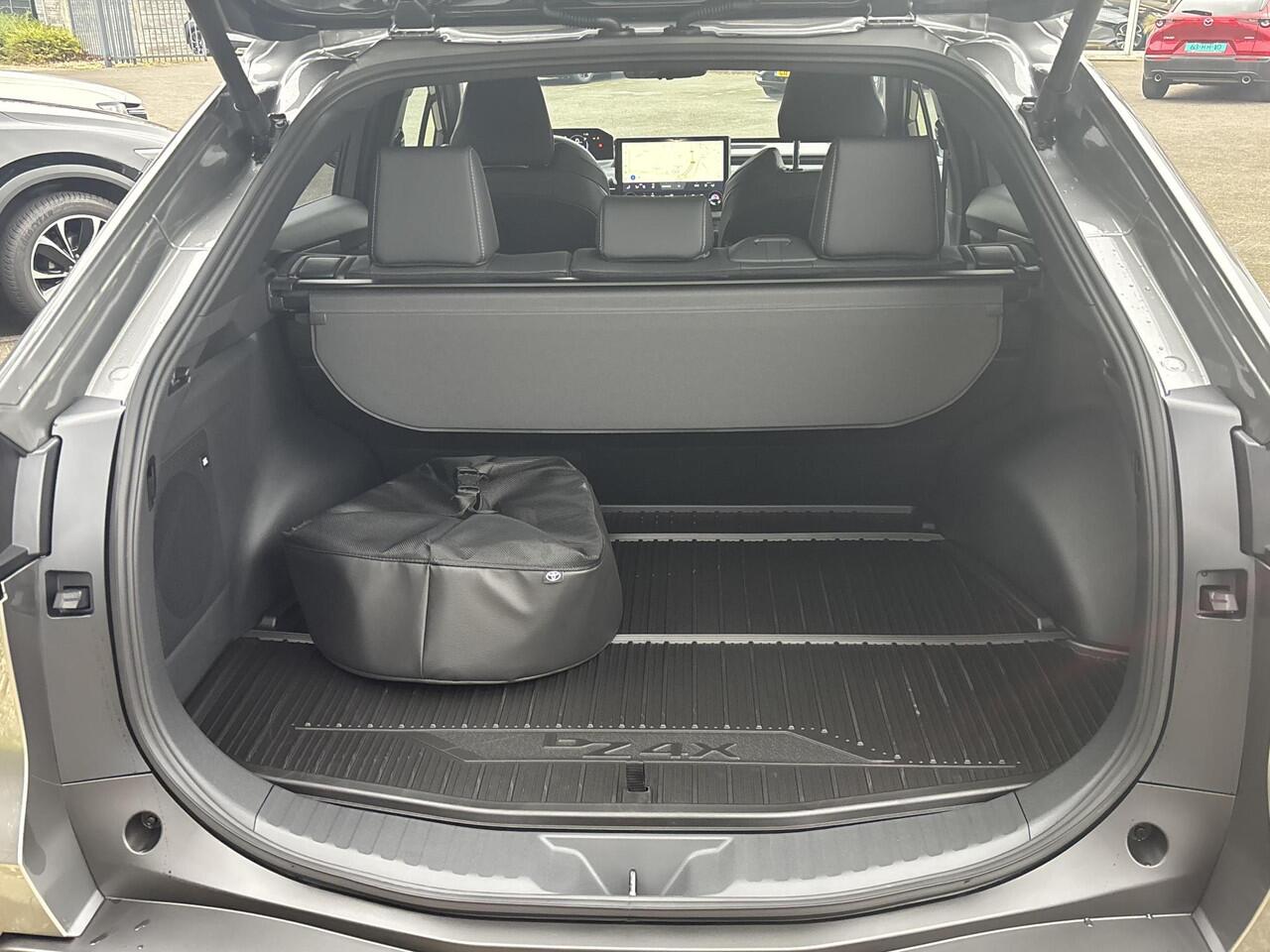 Toyota bZ4X Executive 73 kWh | Navigatie | Apple CarPlay/Android auto | Achteruitrijcamera | Elektrische achterklep