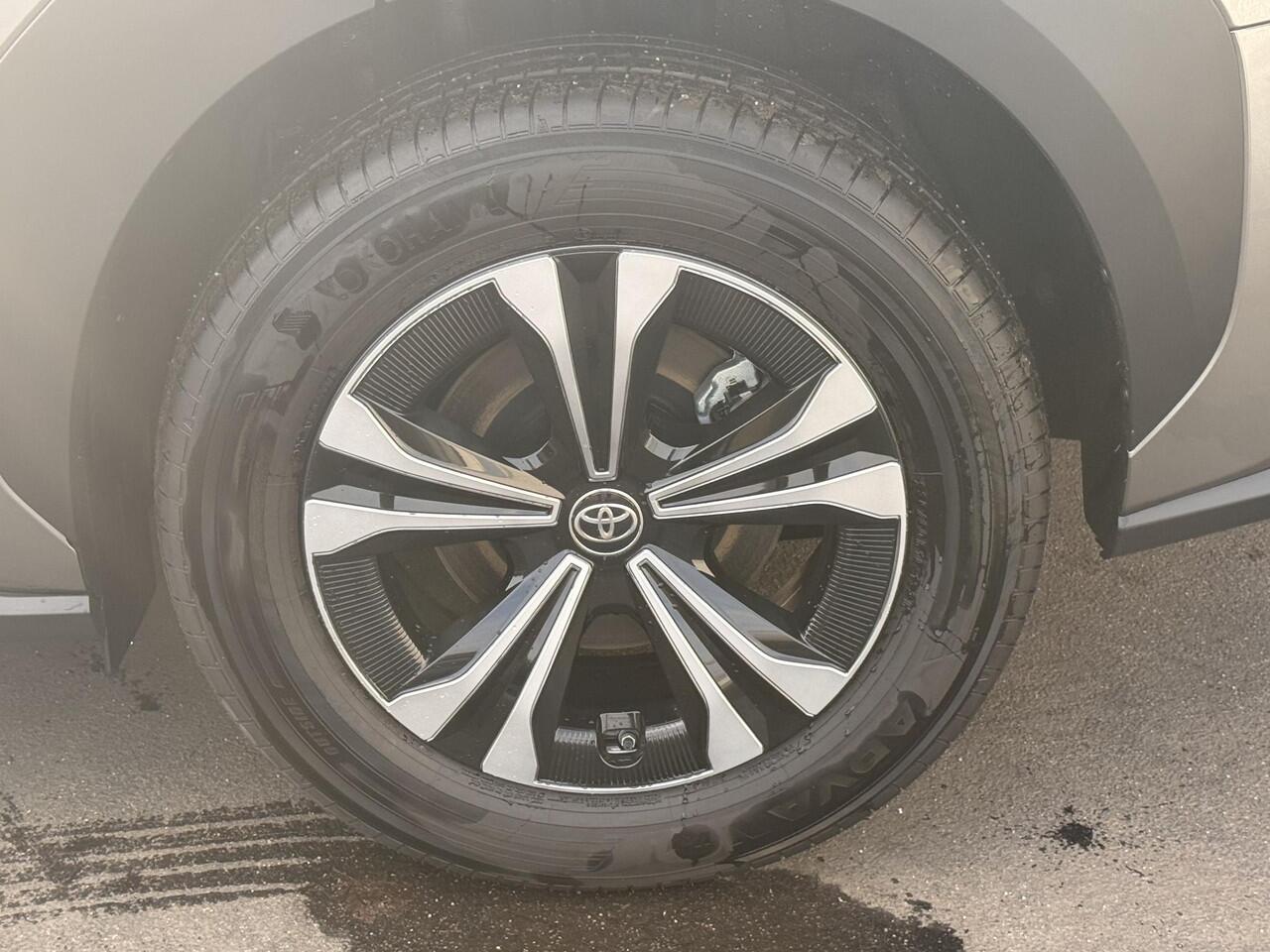 Toyota bZ4X Active 71 kWh Speciale PRIJS !! Nieuw 3km 27 maart 2025 incl: AppleCarplay / AndroidAuto, Parkeerhulpcamera, Climate control, Adaptieve cruise control