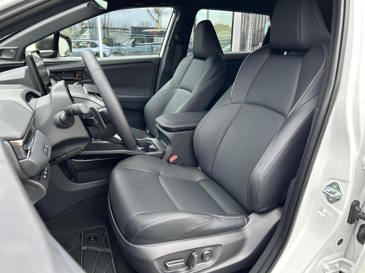 Toyota bZ4X Executive 73 kWh **LEDER/ JBL/ STOELVERWARMING- EN VENTILATIE/ 360 CAMERA/ DODEHOEK DETECTIE/ GARANTIE**