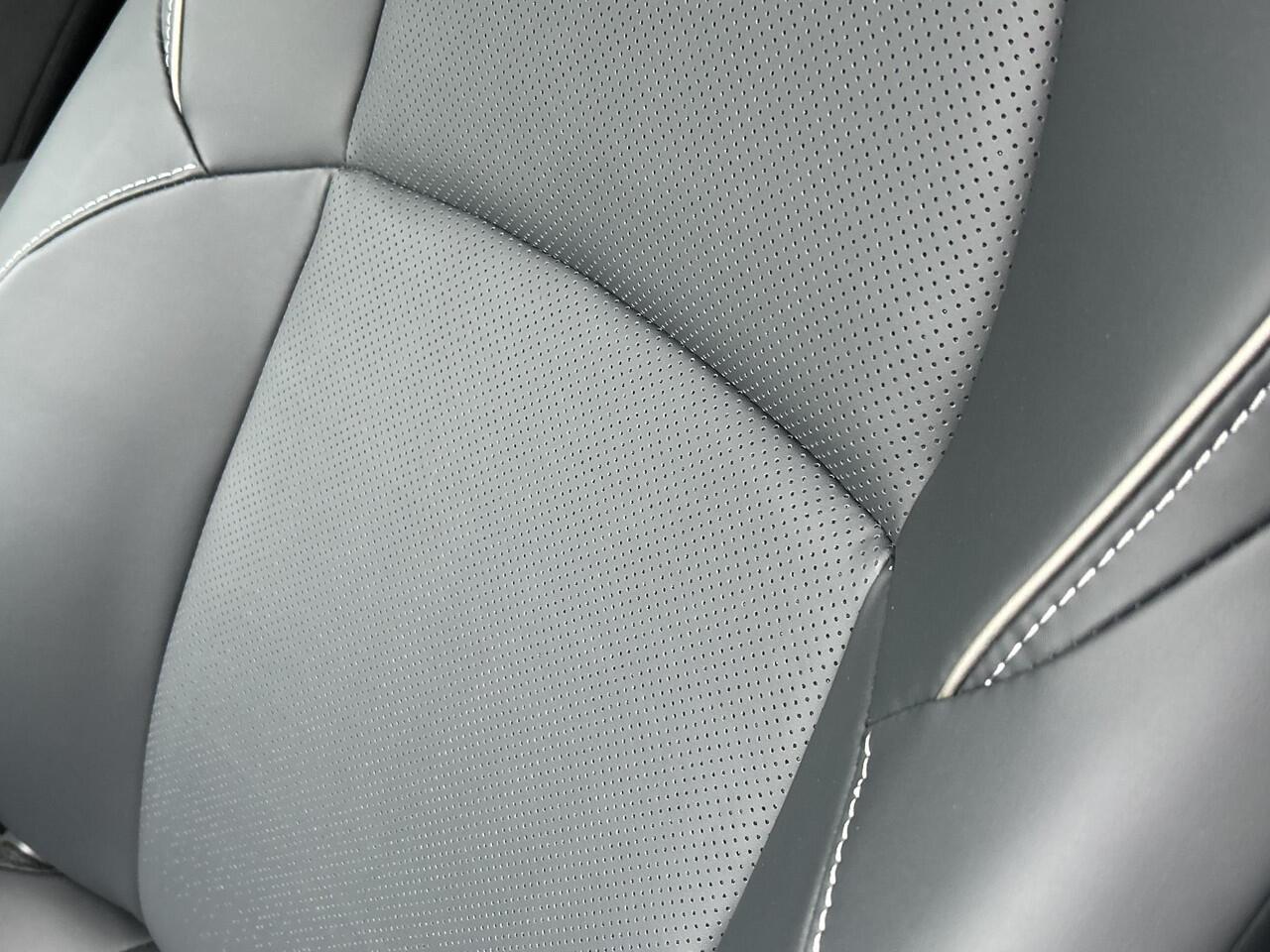 Toyota bZ4X Executive 73 kWh **LEDER/ JBL/ STOELVERWARMING- EN VENTILATIE/ 360 CAMERA/ DODEHOEK DETECTIE/ GARANTIE**