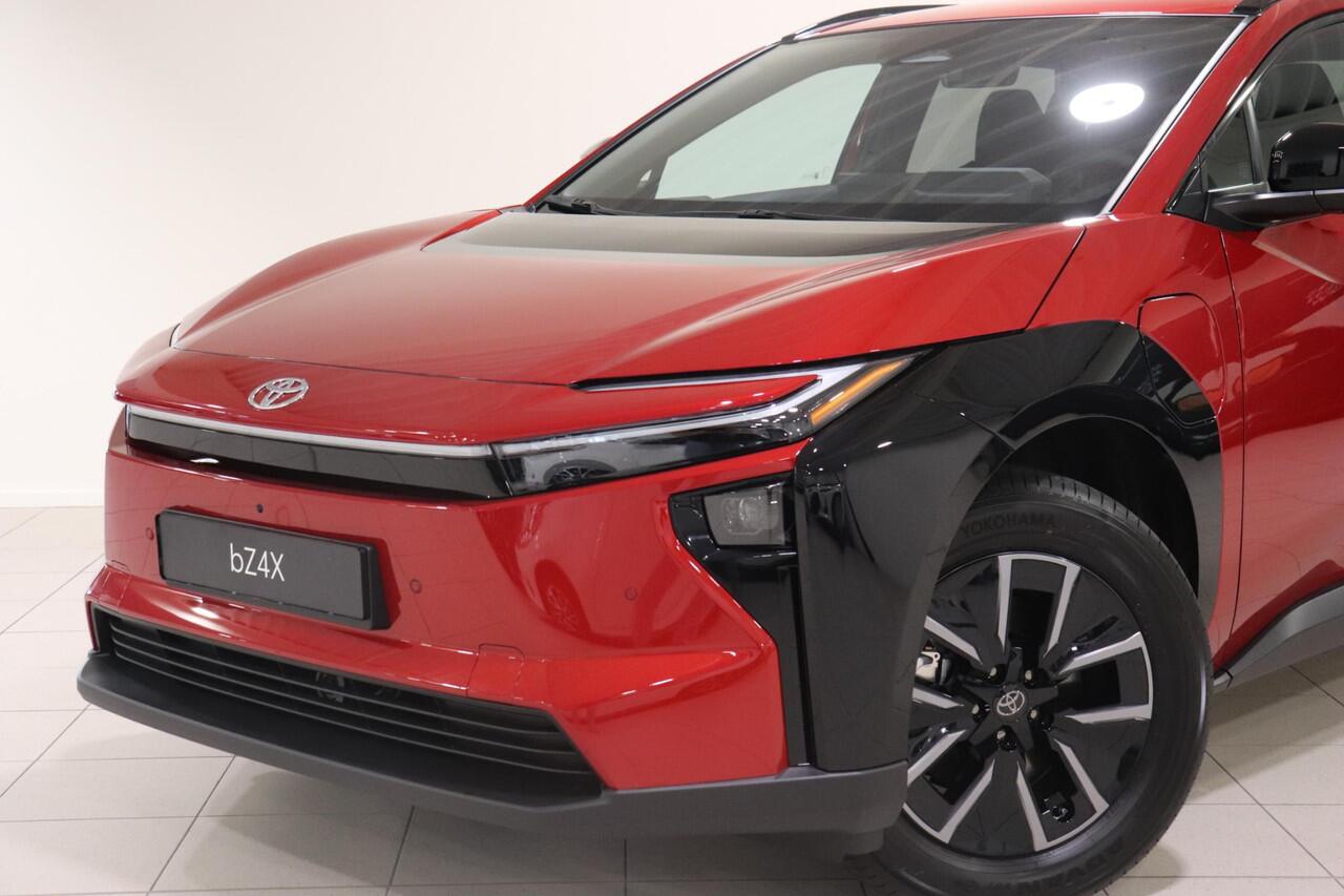 Toyota bZ4X Dynamic 73 kWh, 2.000,- inruilpremie, BSM, Sensoren, Stoel & Stuur verwarming, Apple Carplay/Android Auto!
