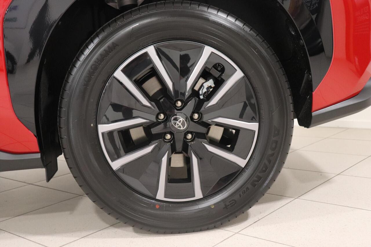 Toyota bZ4X Dynamic 73 kWh, 2.000,- inruilpremie, BSM, Sensoren, Stoel & Stuur verwarming, Apple Carplay/Android Auto!