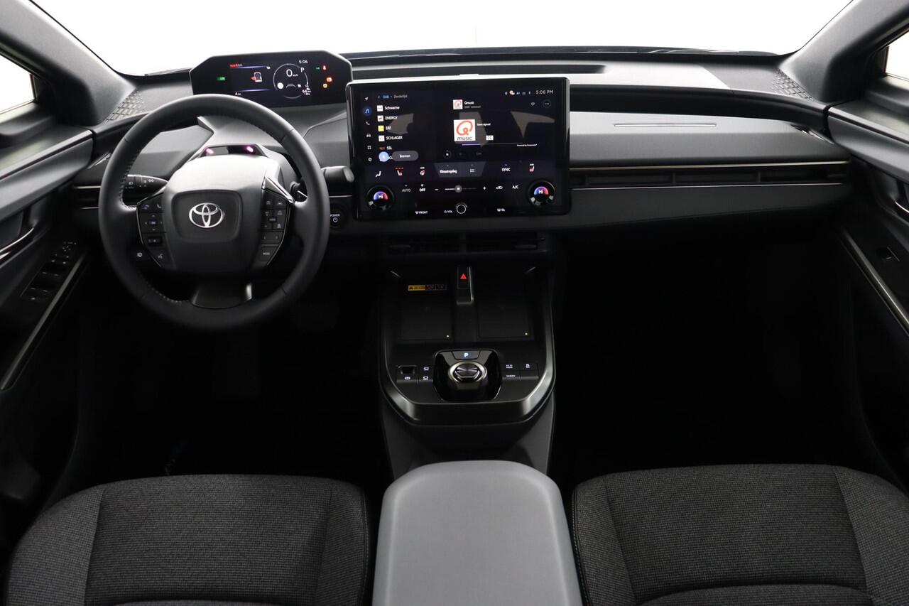 Toyota bZ4X Dynamic 73 kWh | Apple Carplay/Android Auto | Stoel/Stuurverwarming | 360Camera | Elektrische Achterklep |