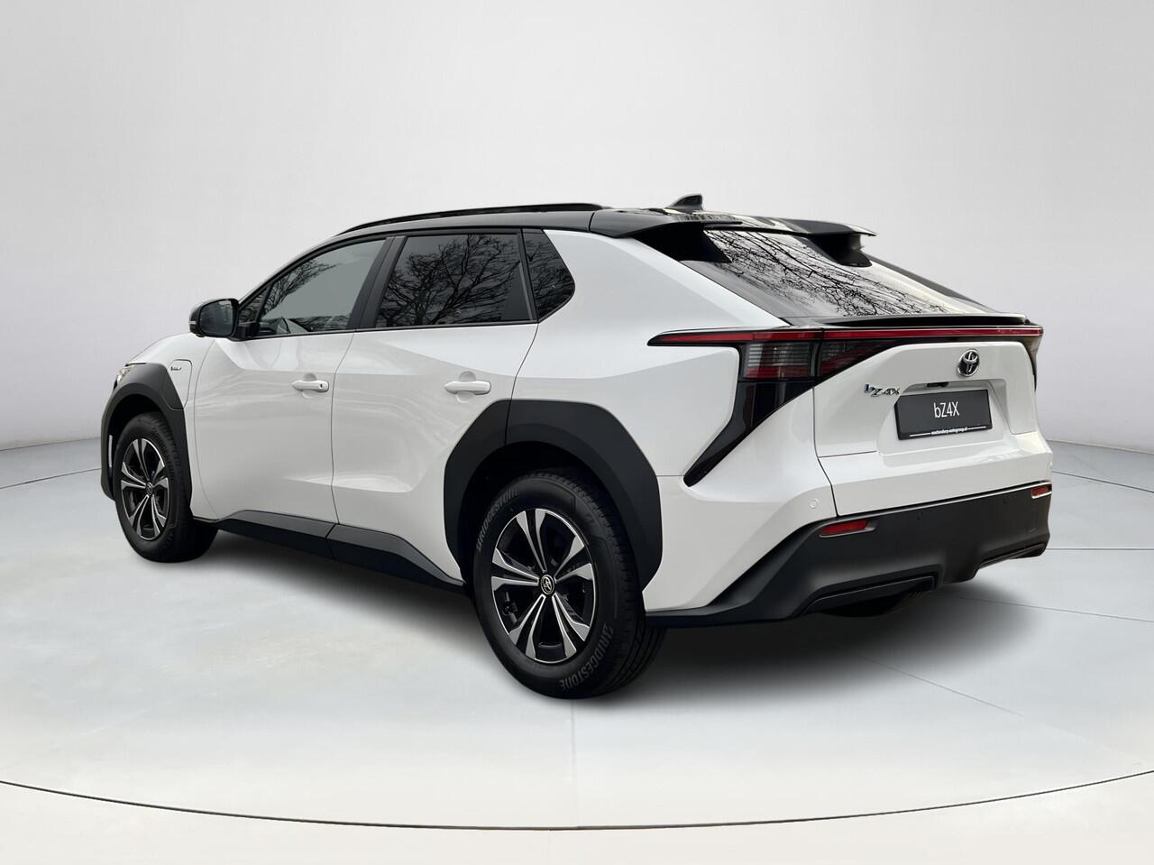Toyota bZ4X Dynamic 71 kWh Bi-Tone | Panoramadak ¤ 7.500,- voordeel!!!