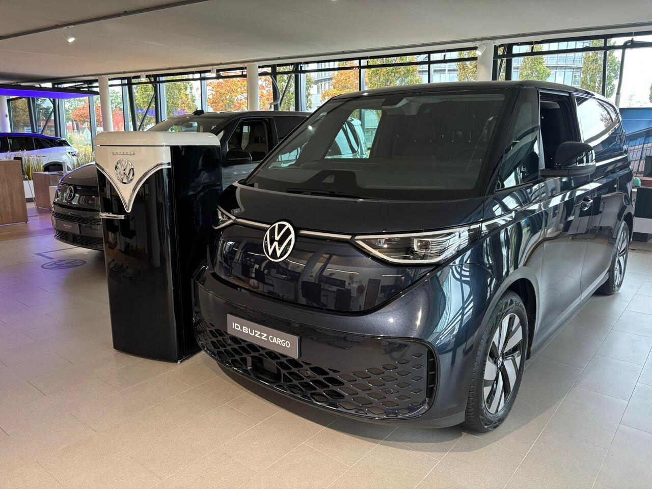 Volkswagen Bedrijfswagens T1 Bulli (koelkast) | inhoud: 3 kratten bier + 10 flessen wijn | vriesvak | groente la | eierhouder koelkast | dubbele flessenbak |