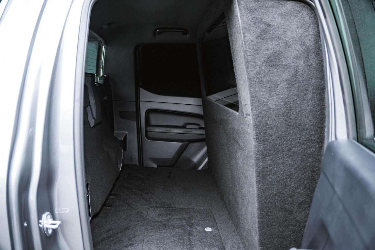 Volkswagen AMAROK 3.0 TDI V6 240PK 4-Motion Aventura ROLLO Elektr. IQ LED | Side Steps | Elek Rolkoffer | 2-zits. |