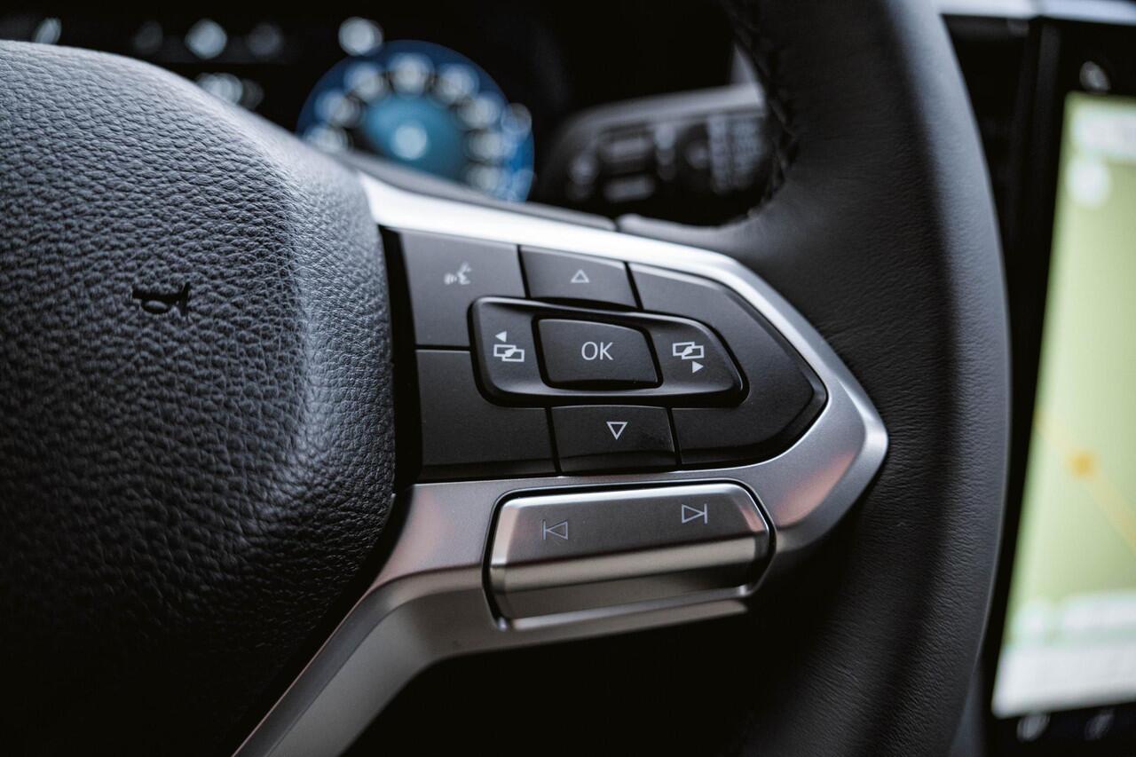 Volkswagen AMAROK 3.0 TDI V6 240PK 4-Motion Aventura ROLLO Elektr. IQ LED | Elek Rolkoffer | 2-zits. |