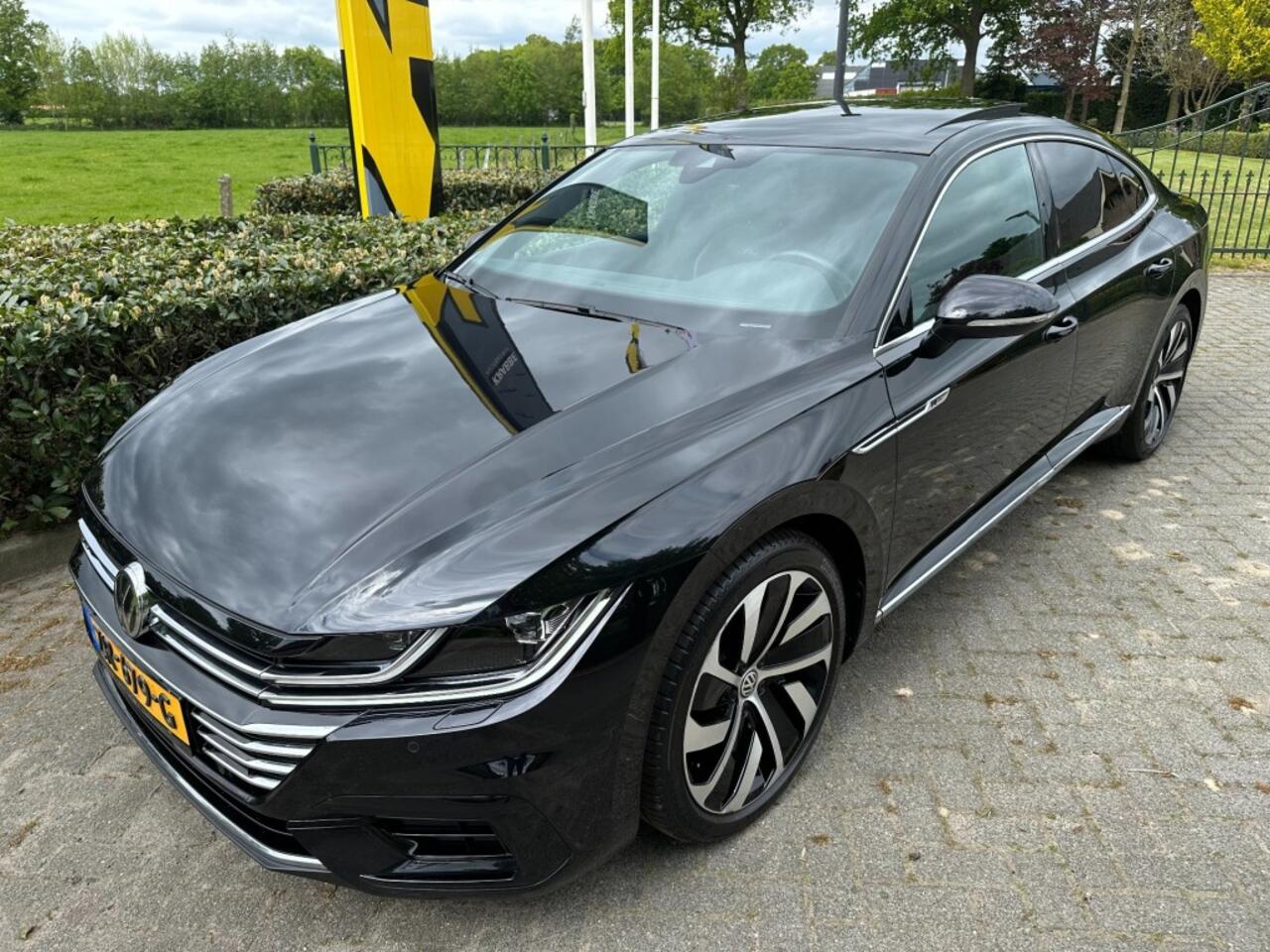 Volkswagen Arteon 1.5 TSI DSG7 Business R Pano / Keyless / Virtual