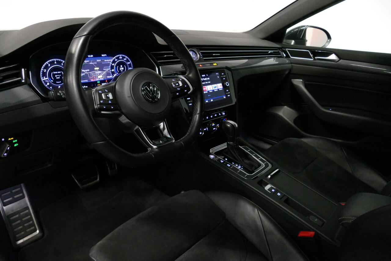 Volkswagen Arteon 2.0 TSI Business R / Stoelverwarming / Apple Carplay - Android Auto / Ergo Active best. stoel / Navigatie / Climatronic / Full LED / Elektr. wegklapbare trekhaak / Keyless / Grootlicht assistent