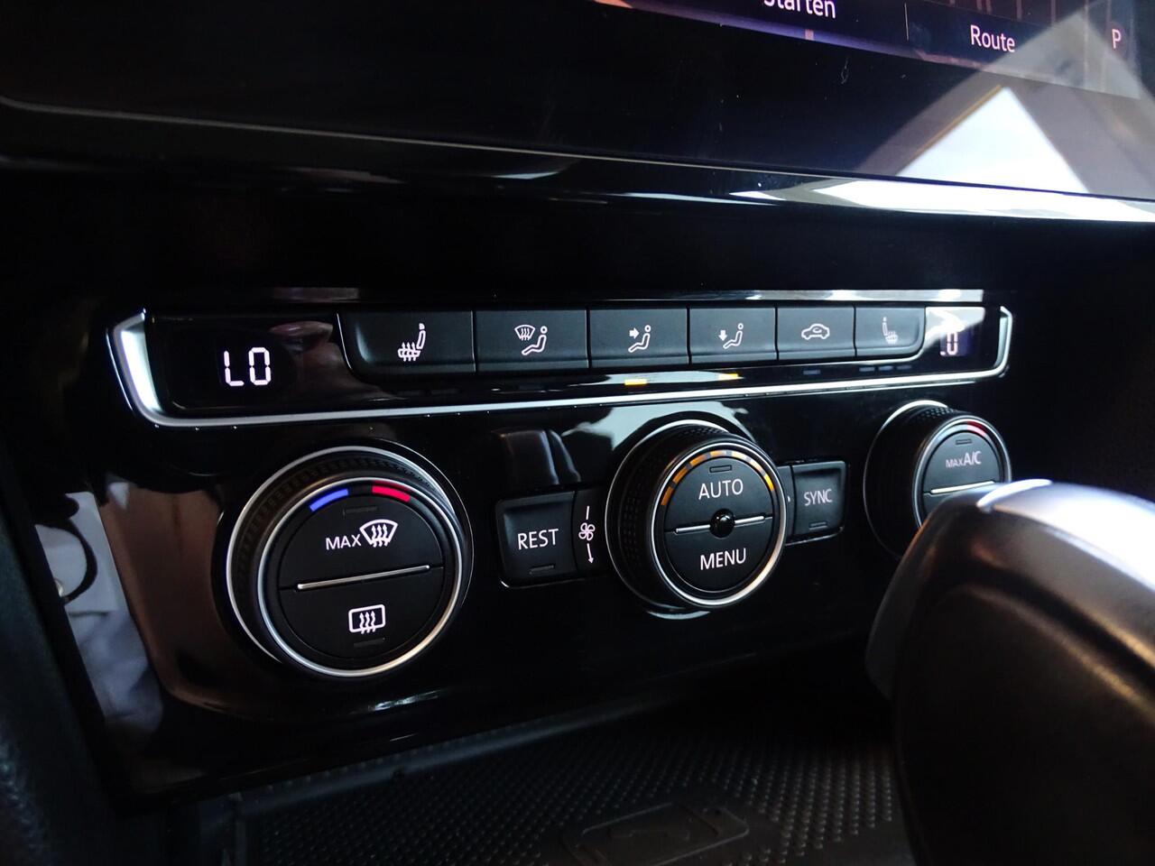 Volkswagen Arteon 2.0 TSI Business R Exclusive AUTOMAAT| R-LINE|PANORAMADAK|NAVIAGTIE|ACHTERUIT RIJ CAMERA|WIT PARELMOER|WEG KLAPBAAR TREKHAAK|LED PAKKET|STOELVERWARMING|