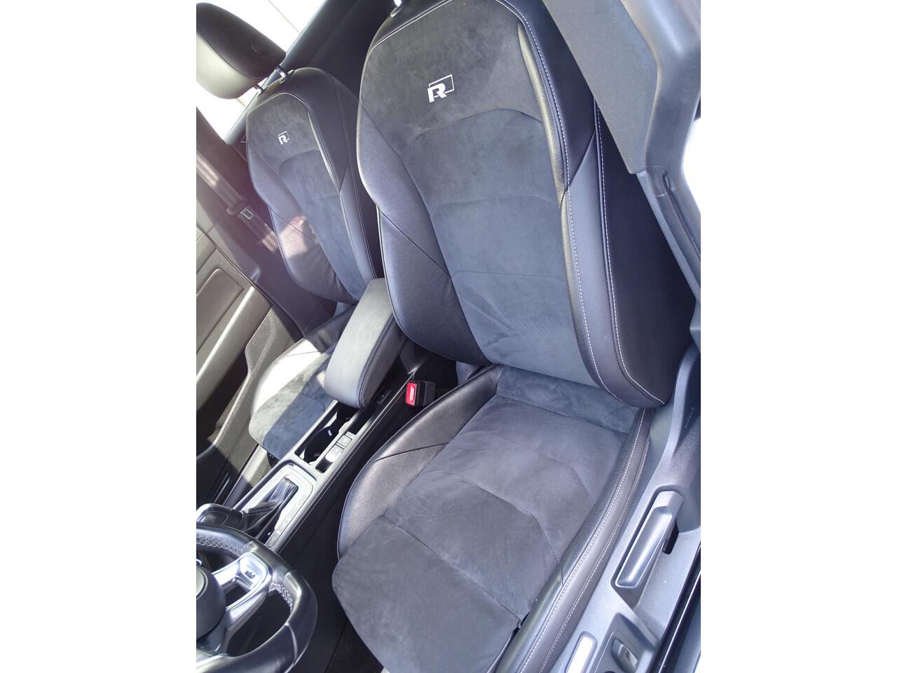 Volkswagen Arteon 2.0 TSI Business R Exclusive AUTOMAAT| R-LINE|PANORAMADAK|NAVIAGTIE|ACHTERUIT RIJ CAMERA|WIT PARELMOER|WEG KLAPBAAR TREKHAAK|LED PAKKET|STOELVERWARMING|