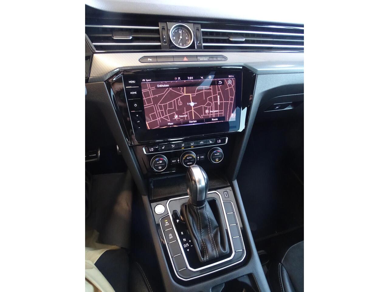 Volkswagen Arteon 2.0 TSI Business R Exclusive AUTOMAAT| R-LINE|PANORAMADAK|NAVIAGTIE|ACHTERUIT RIJ CAMERA|WIT PARELMOER|WEG KLAPBAAR TREKHAAK|LED PAKKET|STOELVERWARMING|