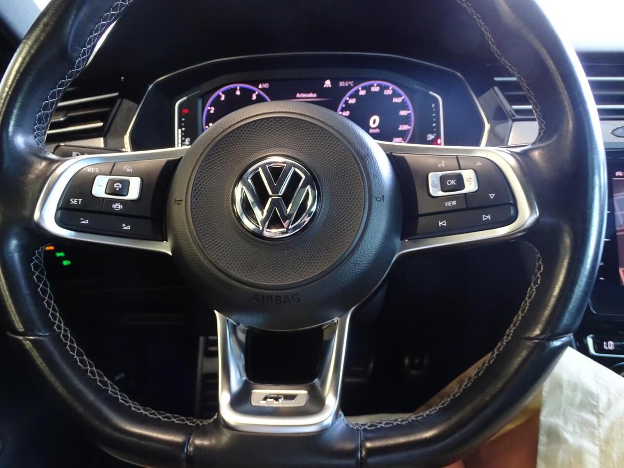 Volkswagen Arteon 2.0 TSI Business R Exclusive AUTOMAAT| R-LINE|PANORAMADAK|NAVIAGTIE|ACHTERUIT RIJ CAMERA|WIT PARELMOER|WEG KLAPBAAR TREKHAAK|LED PAKKET|STOELVERWARMING|