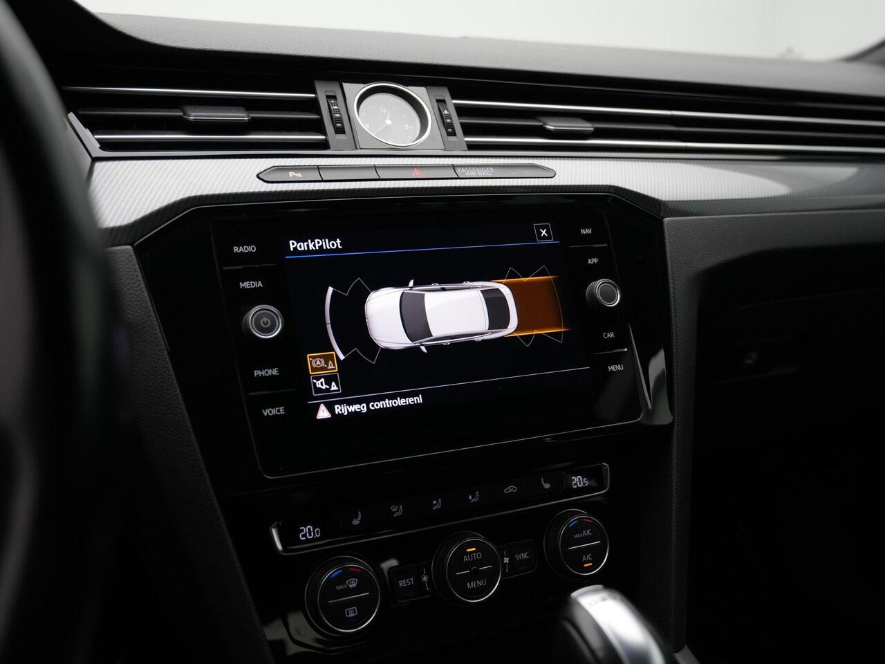 Volkswagen Arteon 2.0 TSI 272 pk DSG 4Motion Business R / R-Line | Panoramadak | Trekhaak | Adaptief onderstel | Leder/alcantara