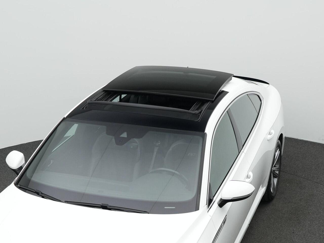 Volkswagen Arteon 2.0 TSI 272 pk DSG 4Motion Business R / R-Line | Panoramadak | Trekhaak | Adaptief onderstel | Leder/alcantara