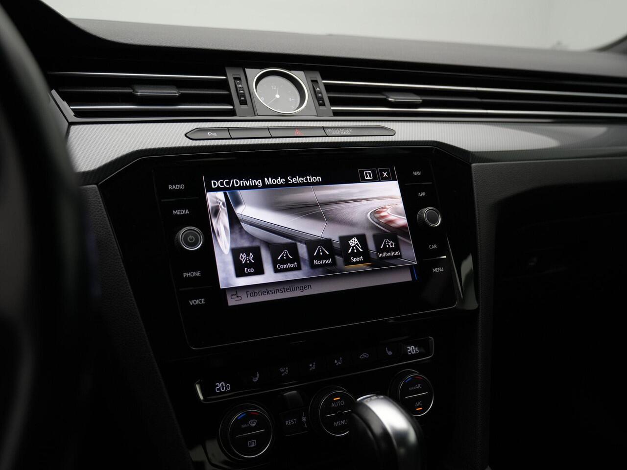 Volkswagen Arteon 2.0 TSI 272 pk DSG 4Motion Business R / R-Line | Panoramadak | Trekhaak | Adaptief onderstel | Leder/alcantara