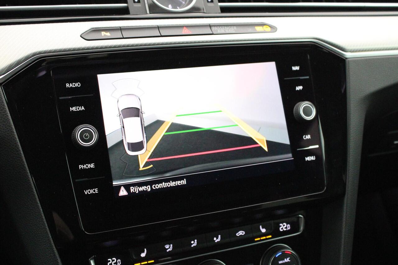 Volkswagen Arteon 1.5 TSI 150pk DSG 2x R-Line Keyless Virtual Cockpit Stoelverwarming Camera Panoramadak Navigatie