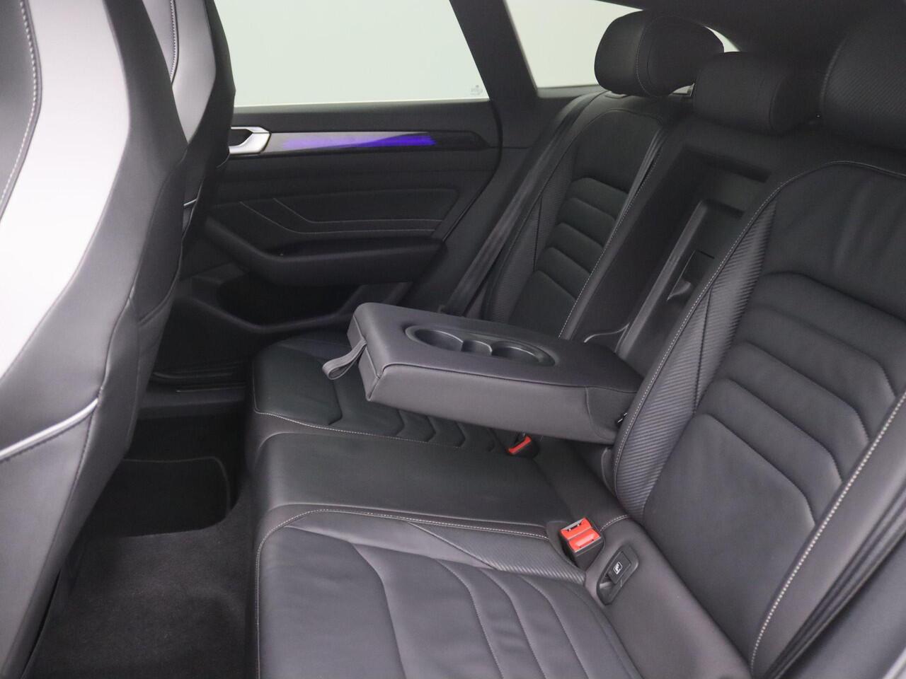 Volkswagen Arteon Shooting Brake 2.0 TSI R-Line Business+ 190PK DSG Pano-Schuifdak, 19" LM Velgen, Adaptieve Cruise, Leder, Head-Up Display, Achteruitrijcamera, Winterpakket, Memorystoel