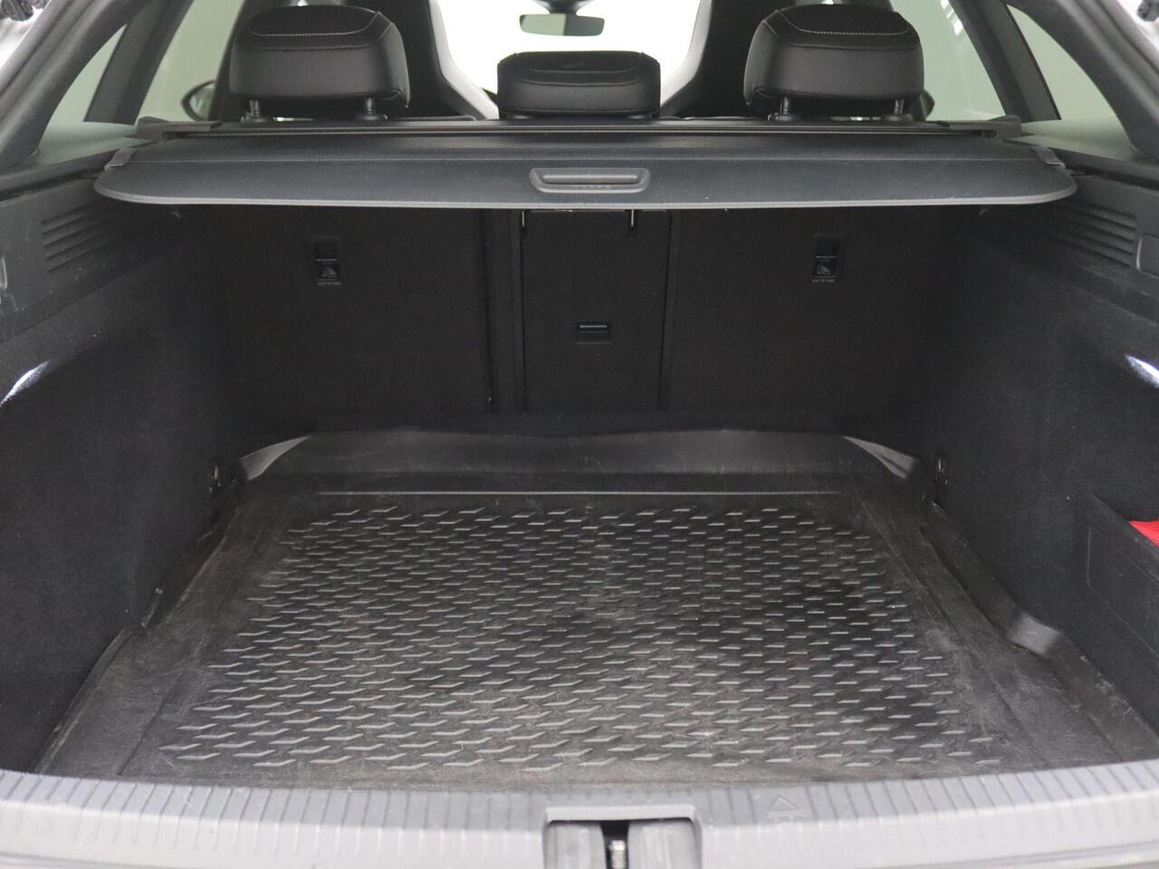 Volkswagen Arteon Shooting Brake 2.0 TSI R-Line Business+ 190PK DSG Pano-Schuifdak, 19" LM Velgen, Adaptieve Cruise, Leder, Head-Up Display, Achteruitrijcamera, Winterpakket, Memorystoel