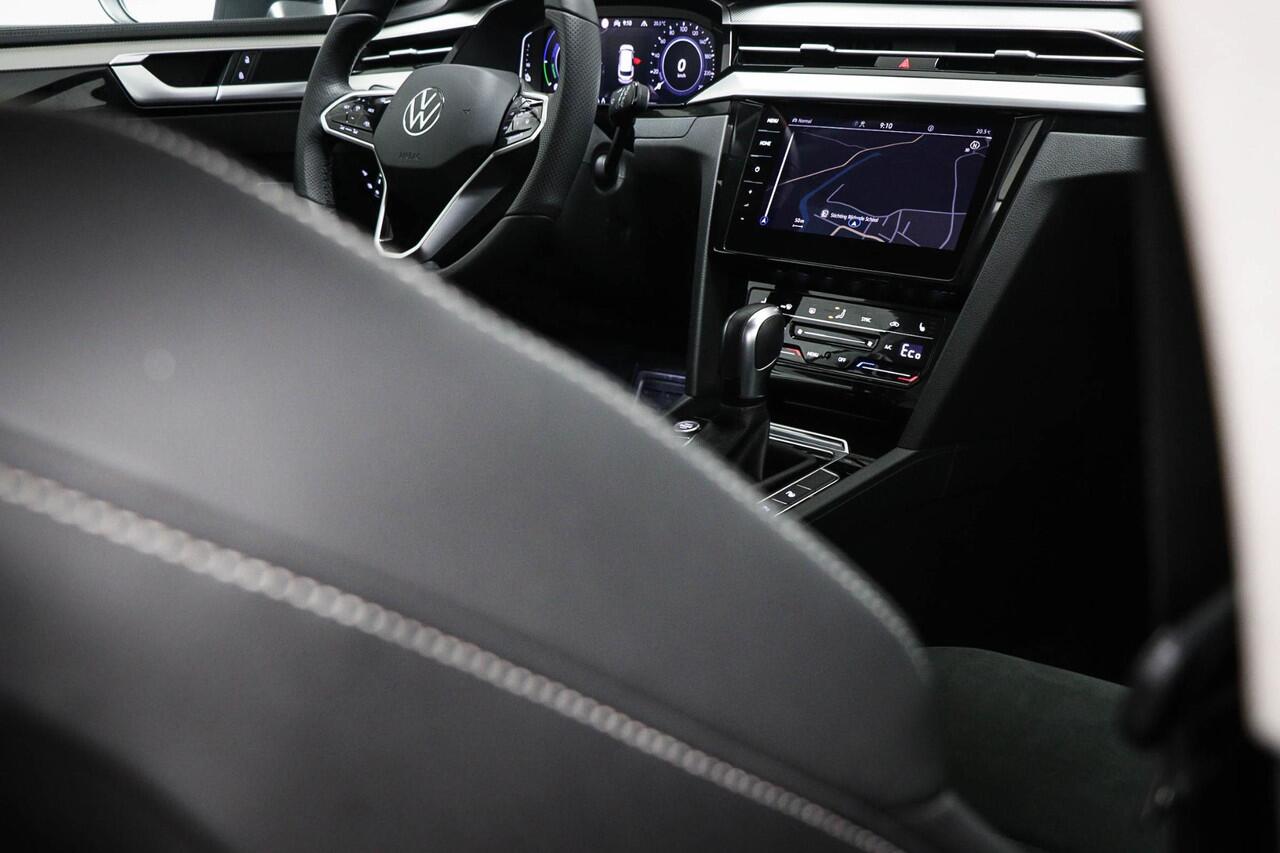 Volkswagen Arteon Shooting Brake 1.4 TSI eHybrid Business+ | NAVIGATIE PACK | STUURVERWARMING | CAMERA | 19"