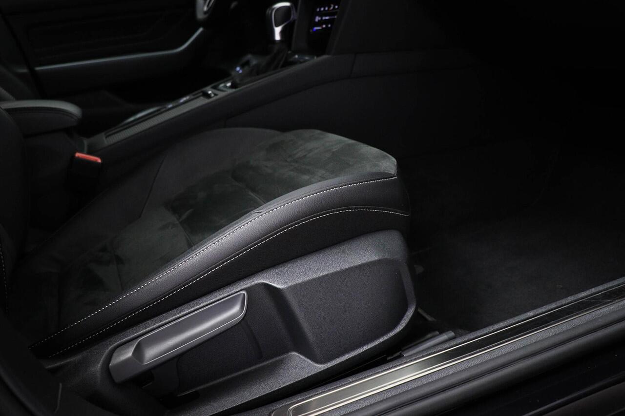 Volkswagen Arteon Shooting Brake 1.4 TSI eHybrid Business+ | NAVIGATIE PACK | STUURVERWARMING | CAMERA | 19"