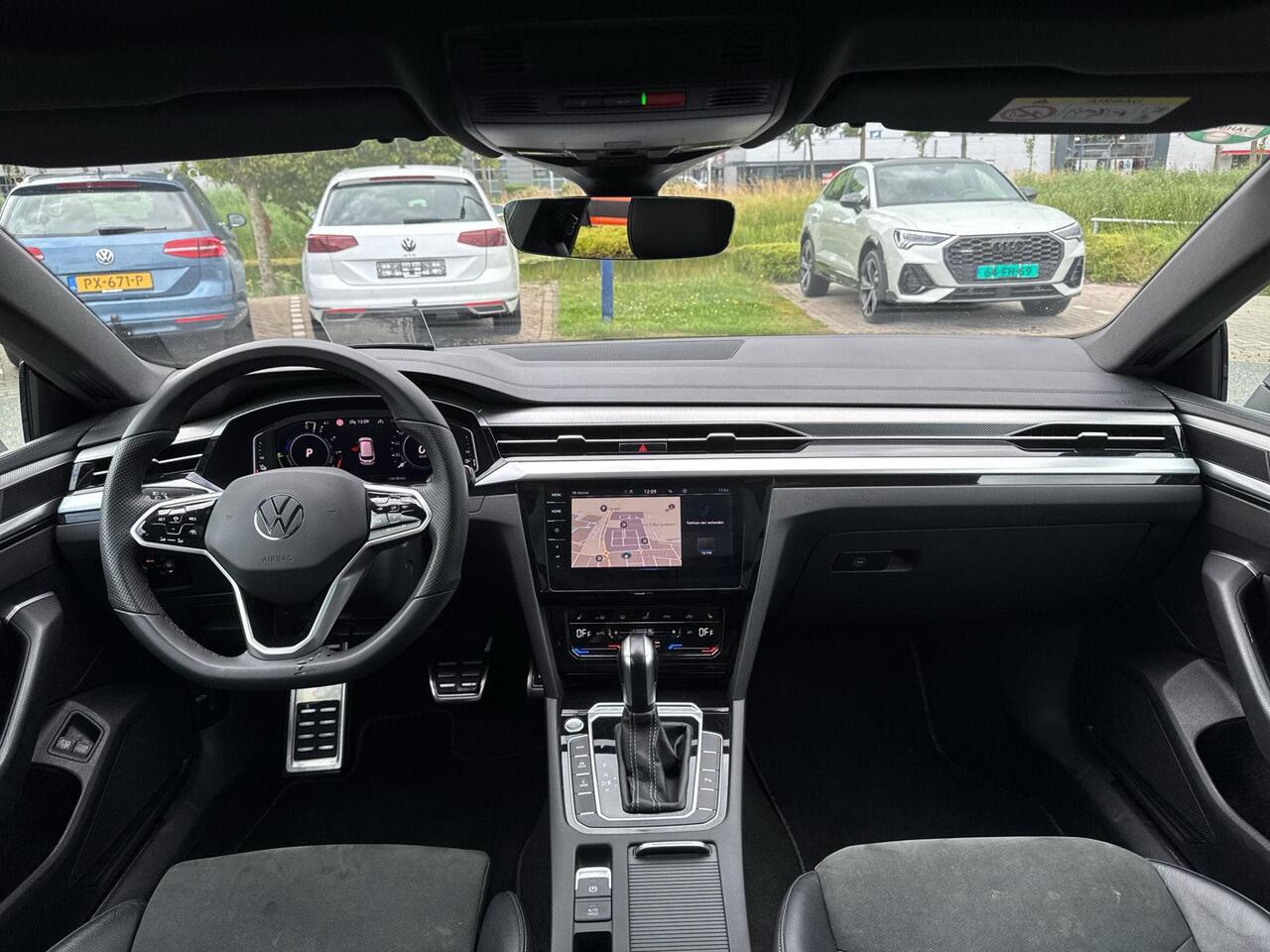 Volkswagen Arteon Shooting Brake 1.4 TSI eHybrid R-Line Business+ | Trekhaak | ACC | HUD | A. cam |