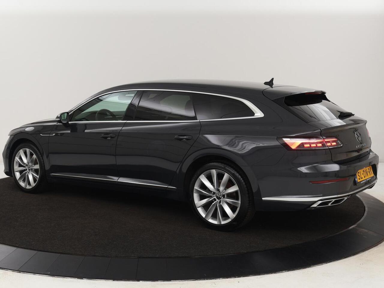 Volkswagen Arteon 1.4 eHybrid R Line | Trekhaak | Leder/Alcantara | Massage | Camera | Adaptive cruise | Achterbankverwarming | Virtual Cockpit | Matrix LED | Carplay | Navigatie | PHEV | Plug In