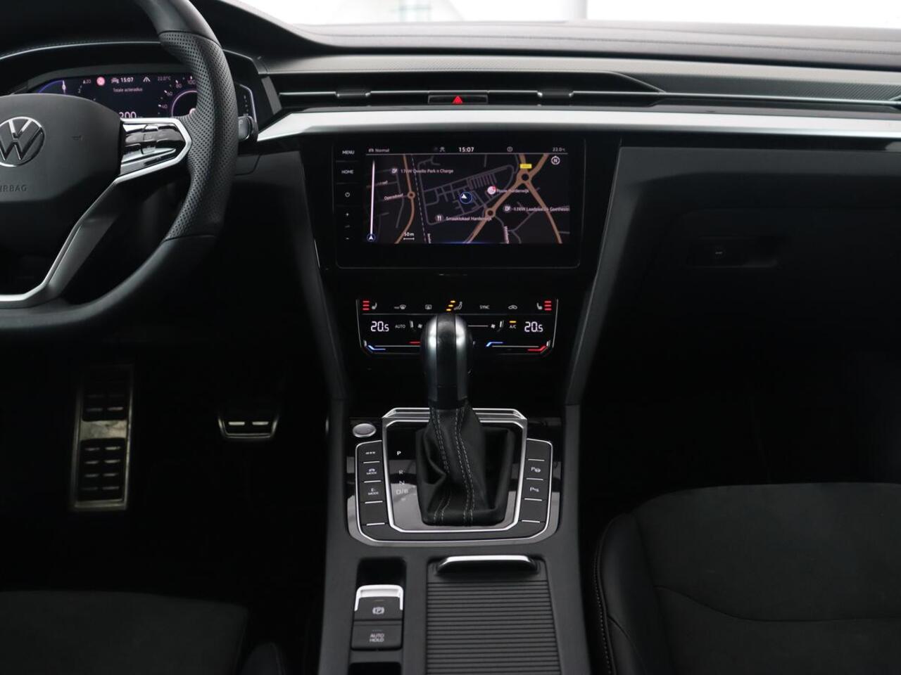 Volkswagen Arteon 1.4 eHybrid R Line | Trekhaak | Leder/Alcantara | Massage | Camera | Adaptive cruise | Achterbankverwarming | Virtual Cockpit | Matrix LED | Carplay | Navigatie | PHEV | Plug In