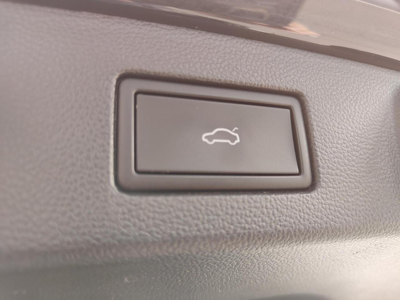 Volkswagen Arteon Shooting Brake 1.4 TSI eHybrid Elegance Business+ Adaptive Cruise / A. Camera / E. Achterklep