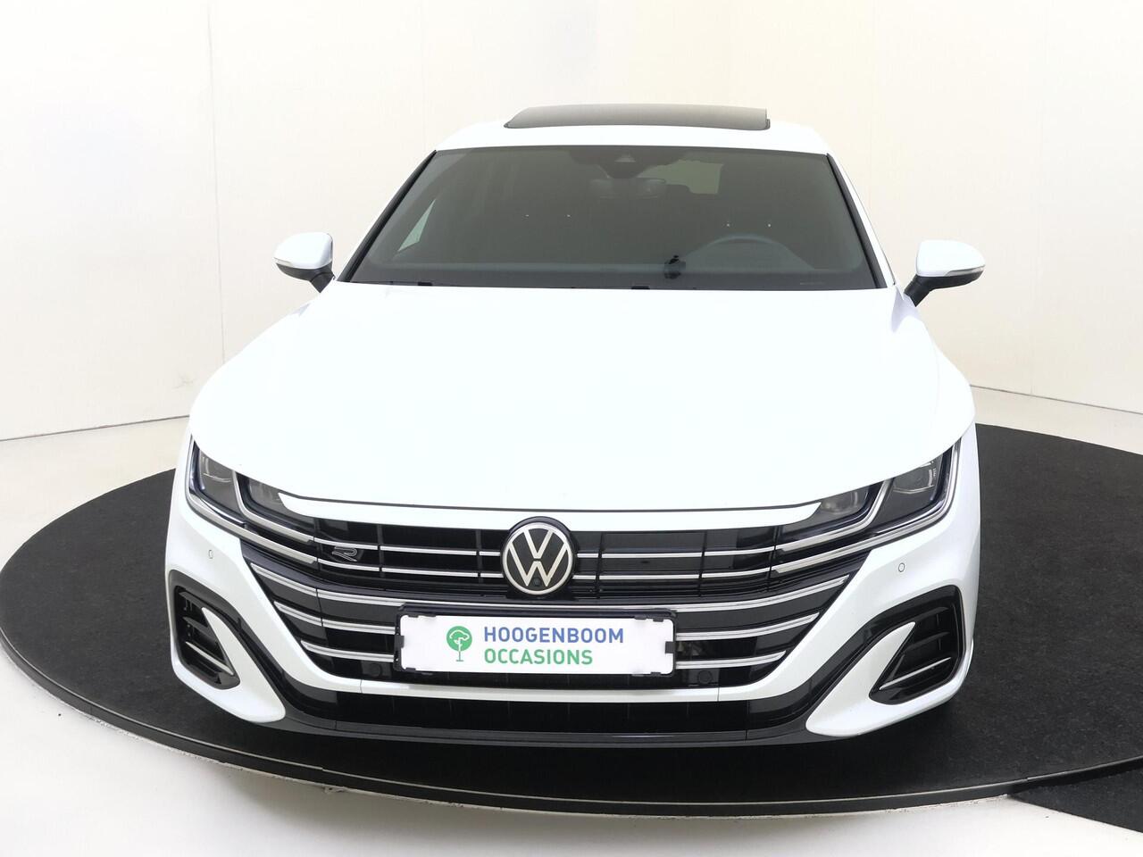Volkswagen Arteon Shooting Brake 1.4 TSI eHybrid R-Line Business+ | SoH 98% | Panoramadak | 360 camera | Head-up display | Keyless | Adaptieve demping | Dodehoek detectie | Parkeerassistent | Stoelverwarming voor en achter |