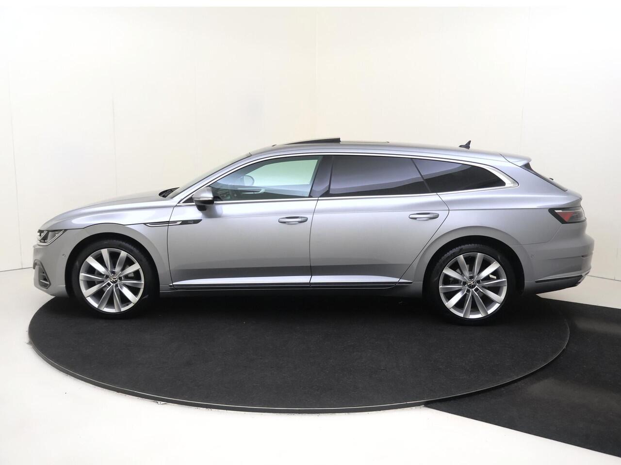 Volkswagen Arteon Shooting Brake 1.4 TSI eHybrid R-Line Business+ | Panoramadak | Trekhaak | Adaptieve demping | Dodehoek detectie | Parkeerassistent | Keyless | Stoelverwarming voor en achter |