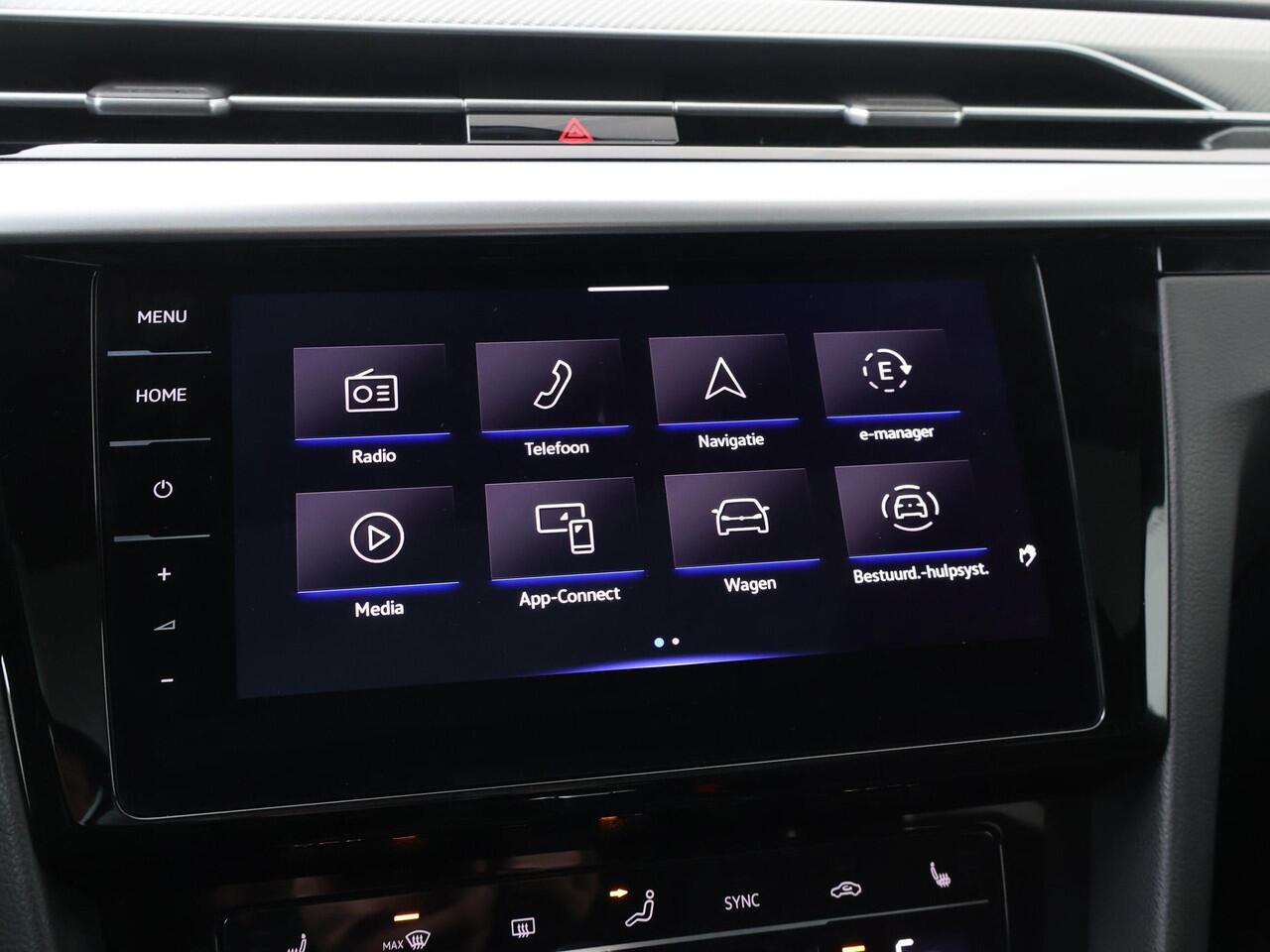 Volkswagen Arteon Shooting Brake 1.4 TSI eHybrid R-Line Business+ | 218 PK | SoH 86% | Automaat | Multifunctioneel stuurwiel | Stoelverwarming | Panoramadak | Inklapbare trekhaak |