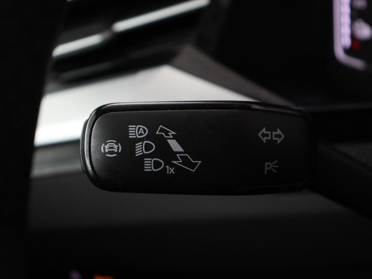 Volkswagen Arteon 1.4 TSI eHybrid R-Line Business | Panoramadak | Trekhaak wegklapbaar | Camera | Stoel & Stuurverwarming | Adaptive Cruise | Carplay | Elektrische achterklep