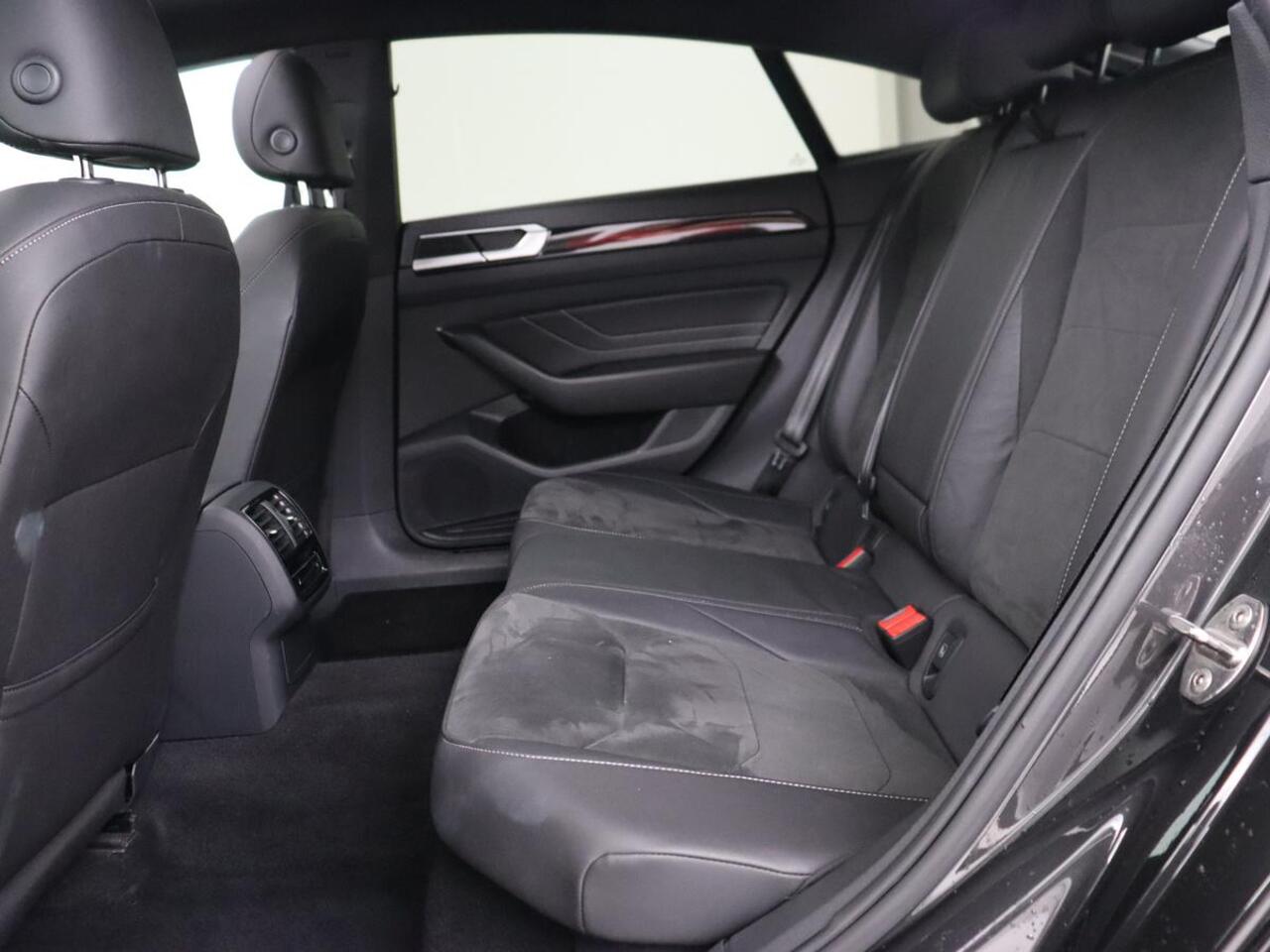 Volkswagen Arteon 1.4 TSI eHybrid R-Line Business | Panoramadak | Trekhaak wegklapbaar | Camera | Stoel & Stuurverwarming | Adaptive Cruise | Carplay | Elektrische achterklep