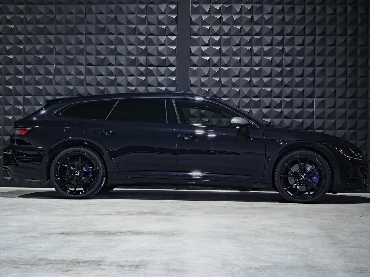 Volkswagen Arteon Shooting Brake R 2.0 TSI 320pk 4M | 20" | Pano | H/K | Topv. | Trekh. | HUD | Memo | Side | DCC |