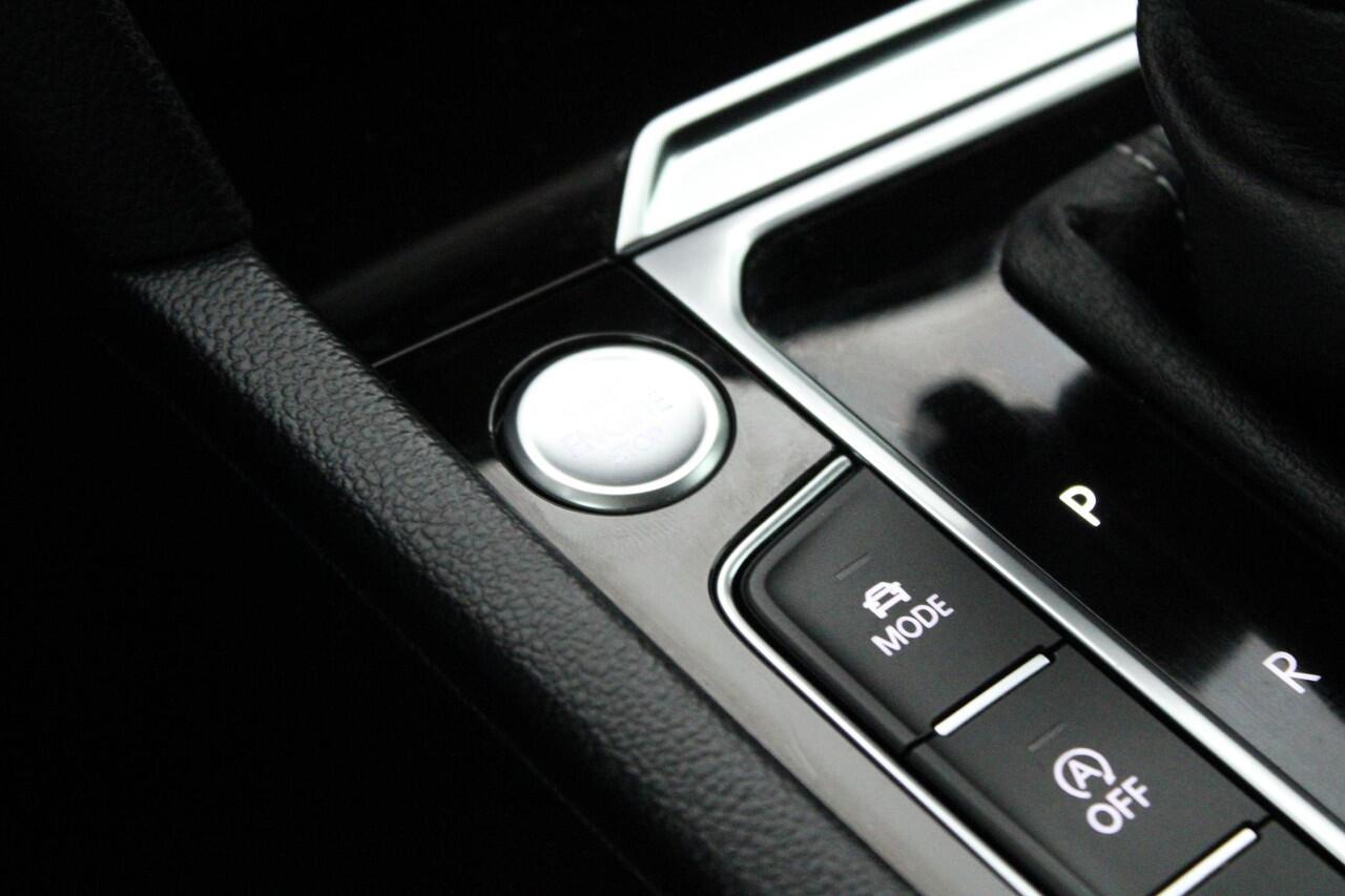 Volkswagen Arteon Shooting Brake 2.0 TSI 190pk DSG R-Line Business+ Keyless Panoramadak DCC Camera Stoelverwarming Virtual Cockpit Navigatie