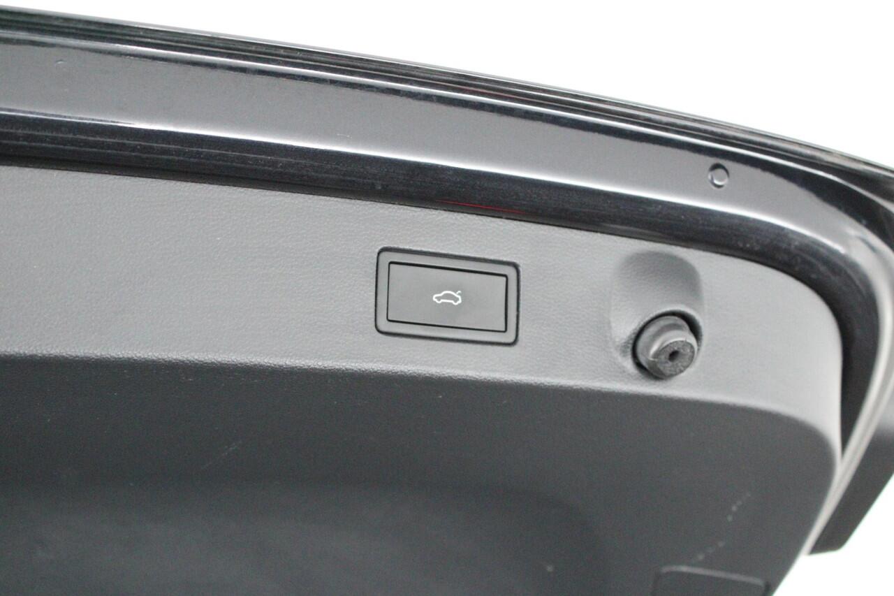 Volkswagen Arteon Shooting Brake 2.0 TSI 190pk DSG R-Line Business+ Keyless Panoramadak DCC Camera Stoelverwarming Virtual Cockpit Navigatie