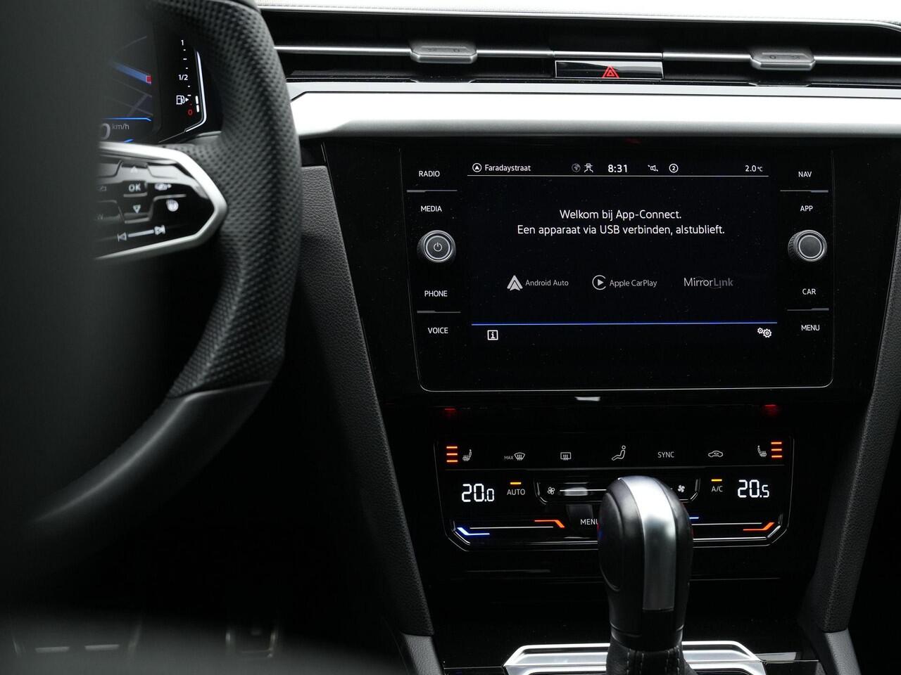 Volkswagen Arteon 2.0 TSI 190 pk DSG R-Line Business+ | Panoramadak | Trekhaak | Leder/alcantara | Stuur-/achterbankverwarming