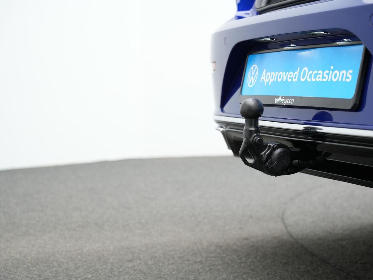 Volkswagen Arteon 2.0 TSI 190 pk DSG R-Line Business+ | Panoramadak | Trekhaak | Leder/alcantara | Stuur-/achterbankverwarming