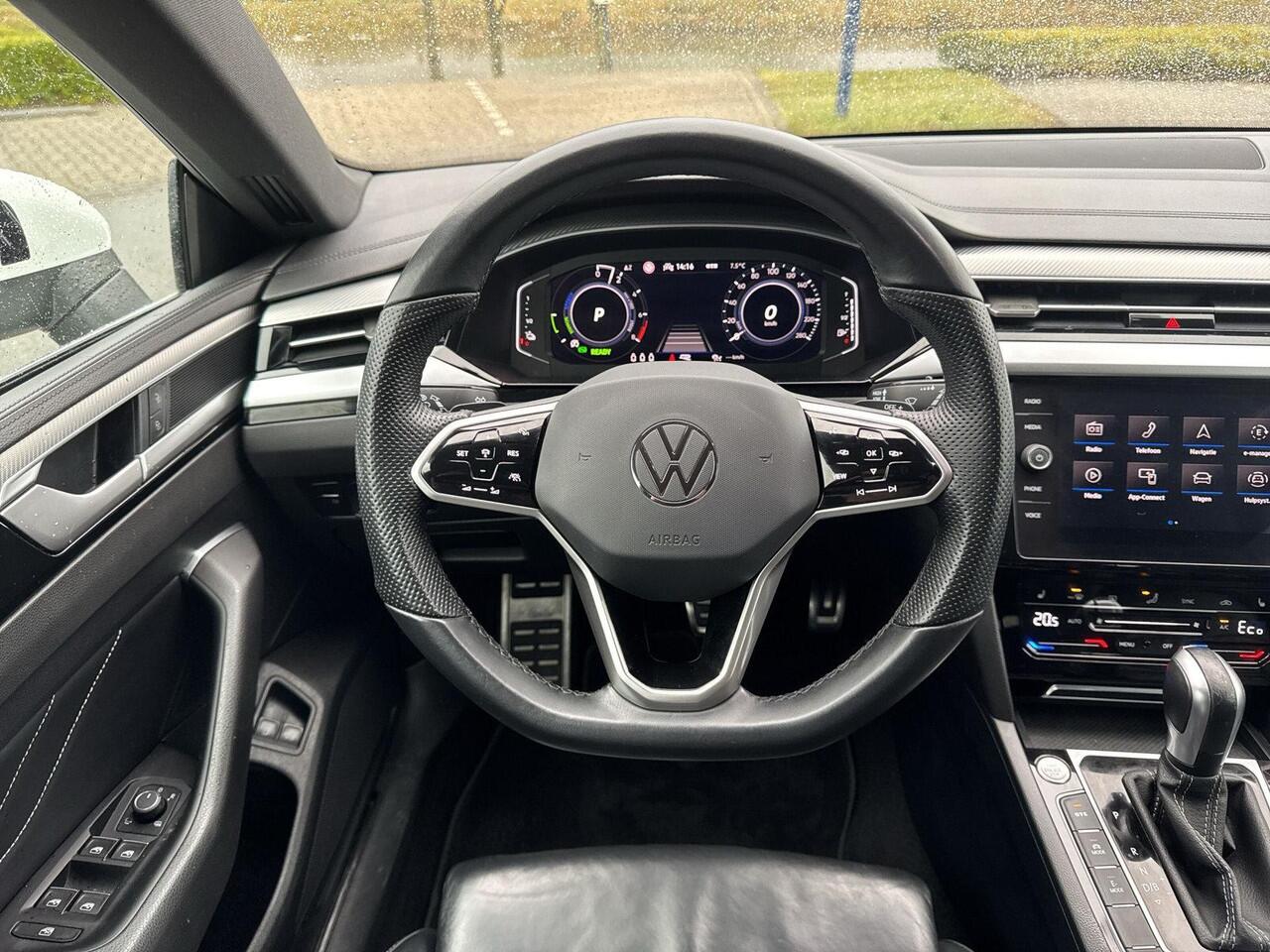 Volkswagen Arteon Shooting Brake 1.4 TSI eHybrid R-Line | Trekhaak | Leder | A-Camera | SOH 96% |