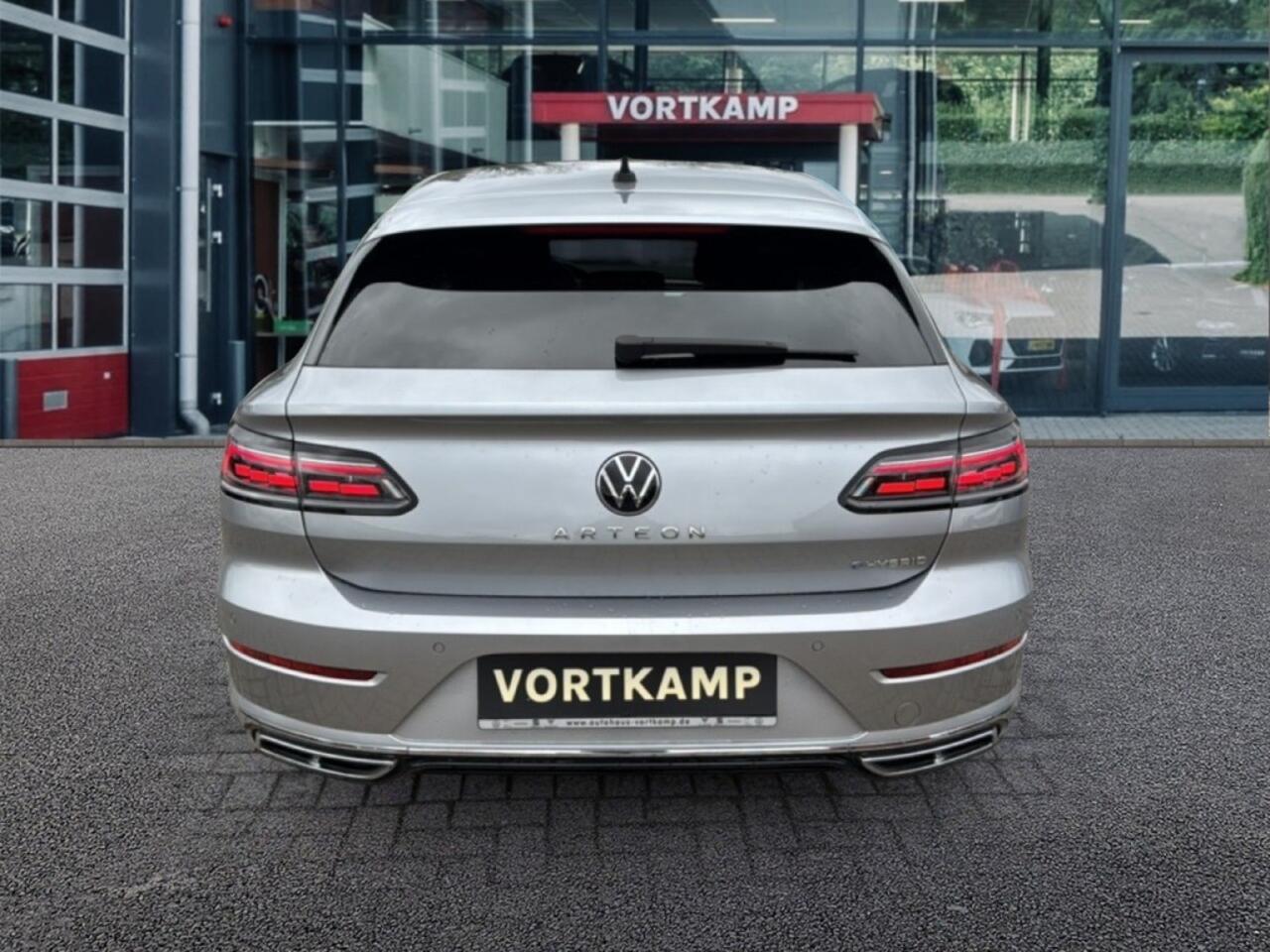 Volkswagen Arteon 1.4 TSI DSG R-LINE BUSINESS+ TREKHAAK/ELEKKLEP/360CAM/ACC/STOELVERW