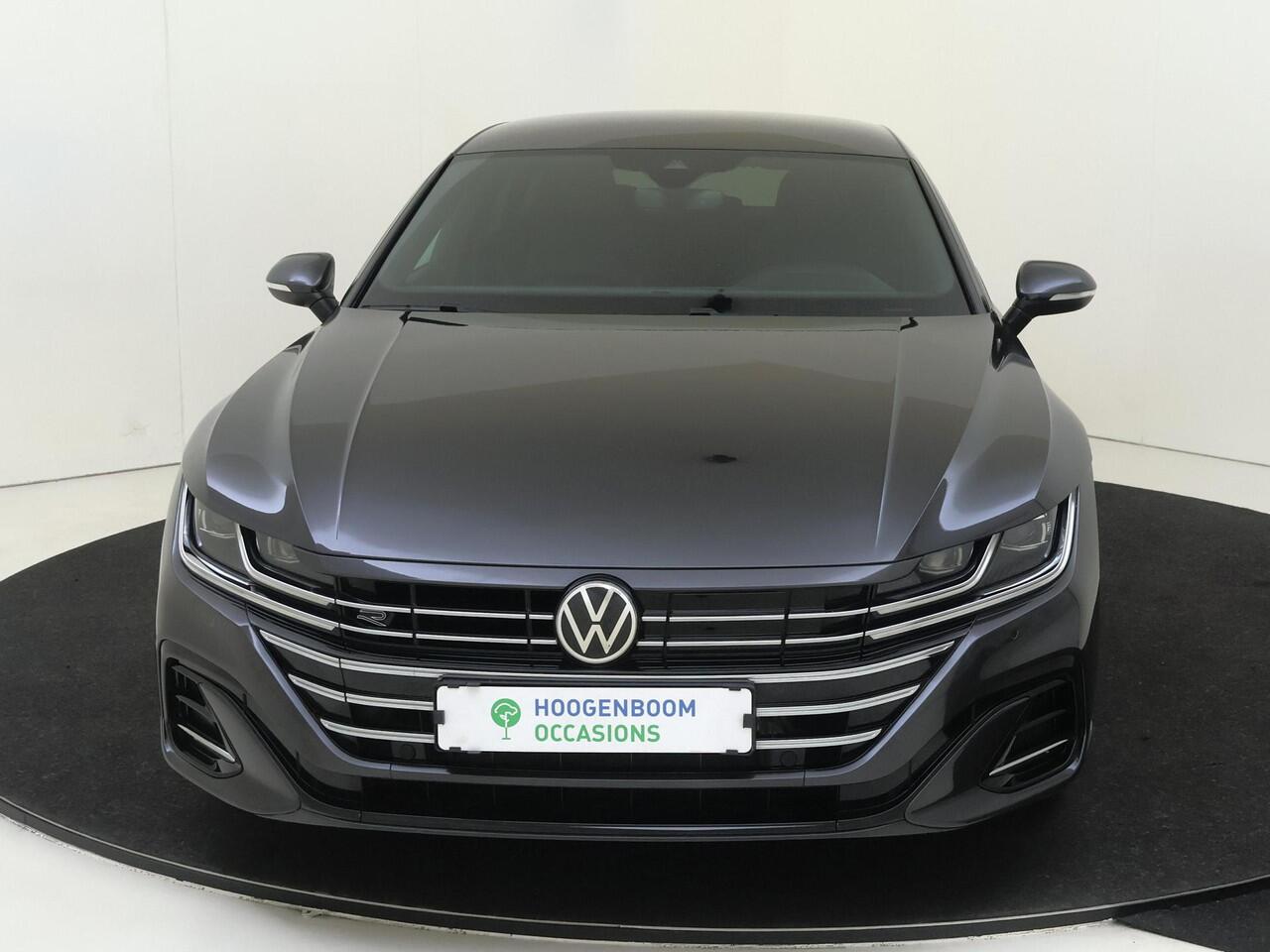 Volkswagen Arteon Shooting Brake 1.4 TSI eHybrid R-Line Business+ | SoH 90% | Trekhaak | Head-up display | Adaptieve demping | Kuipstoelen voor | Lederen bekleding | Stoel- en stuurwielverwarming | Navigatie | Dodehoek detectie |