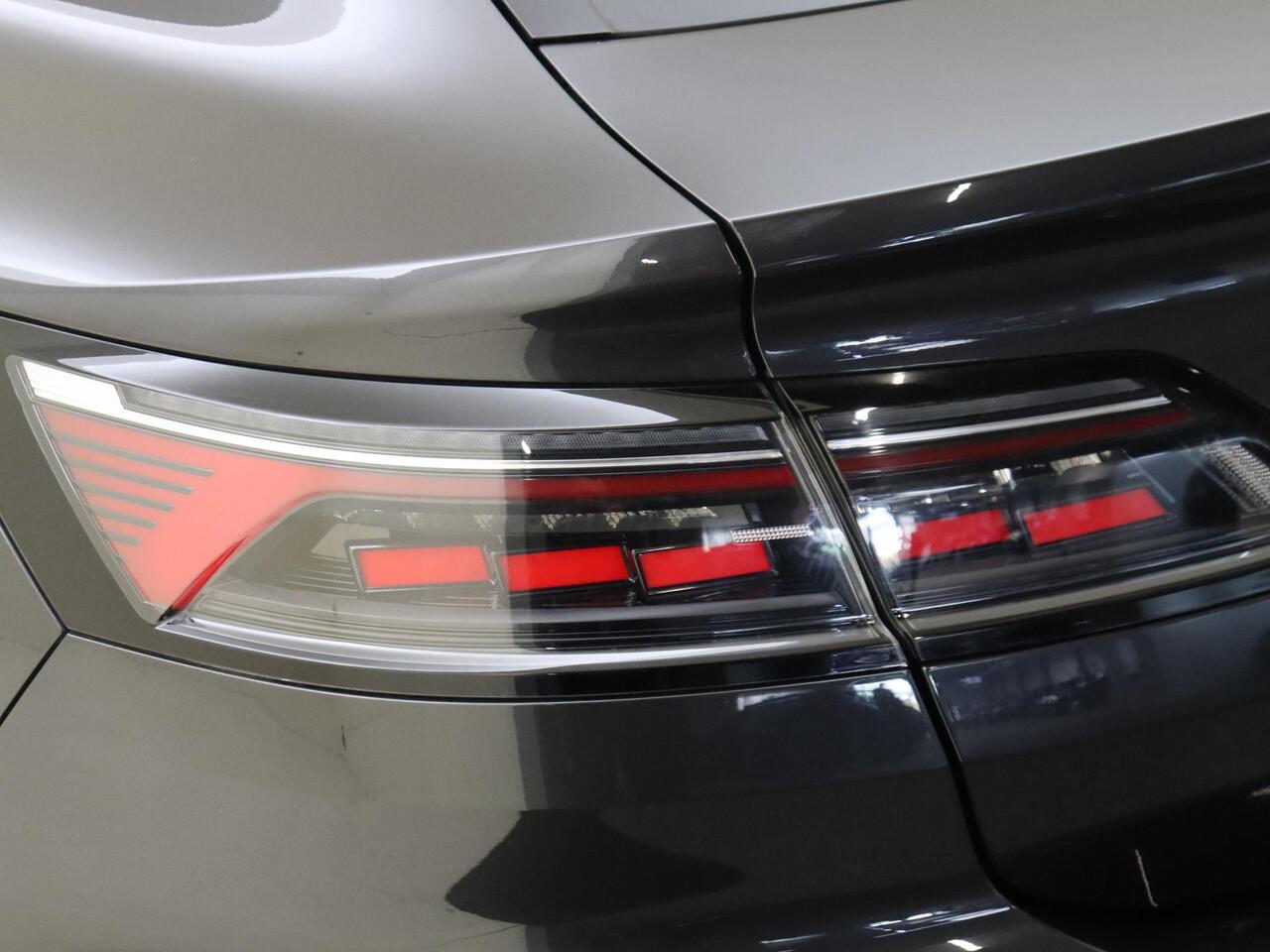 Volkswagen Arteon Shooting Brake 1.4 TSI eHybrid R-Line Business+ | SoH 90% | Trekhaak | Head-up display | Adaptieve demping | Kuipstoelen voor | Lederen bekleding | Stoel- en stuurwielverwarming | Navigatie | Dodehoek detectie |