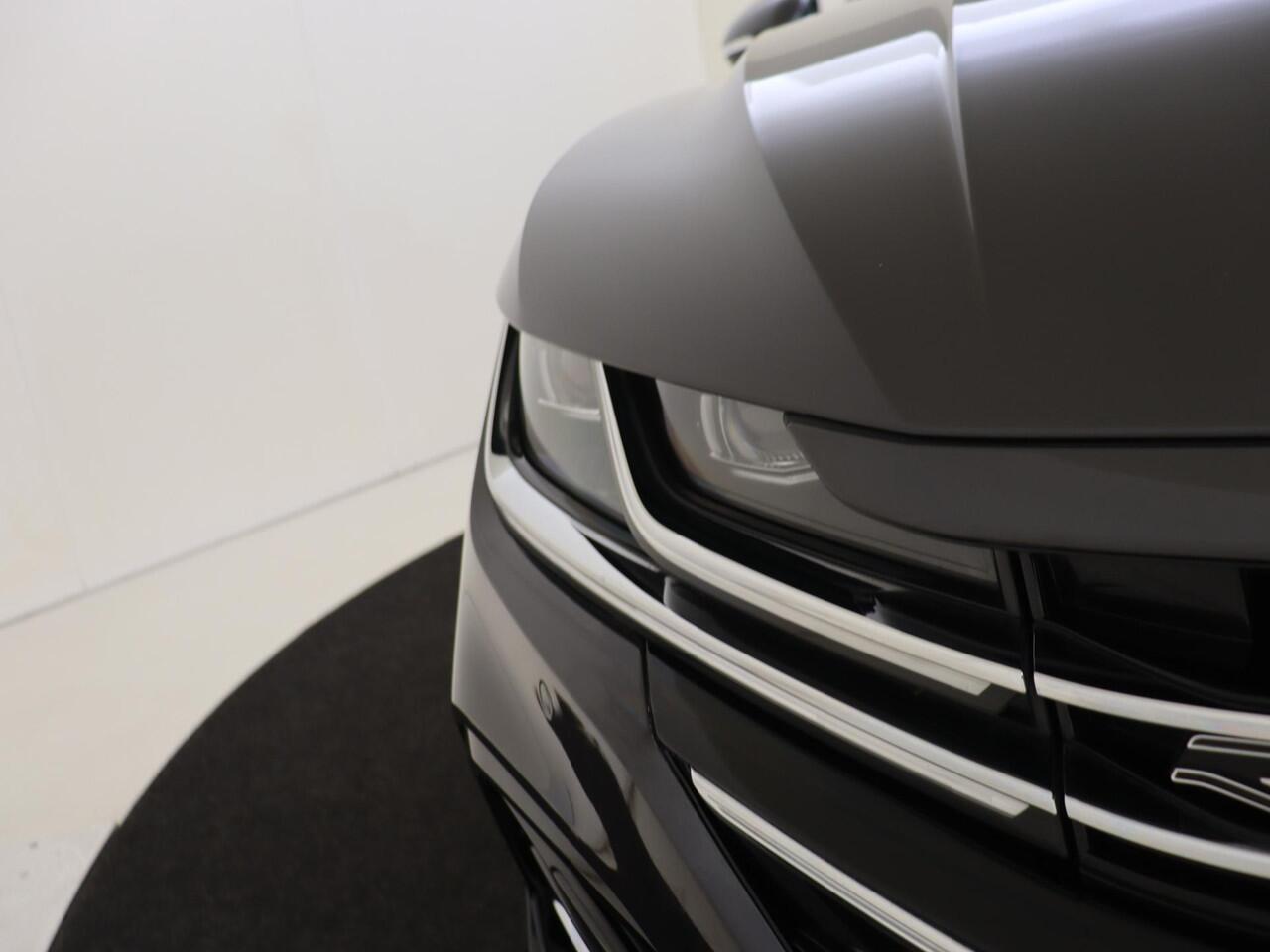 Volkswagen Arteon Shooting Brake 1.4 TSI eHybrid R-Line Business+ | SoH 90% | Trekhaak | Head-up display | Adaptieve demping | Kuipstoelen voor | Lederen bekleding | Stoel- en stuurwielverwarming | Navigatie | Dodehoek detectie |