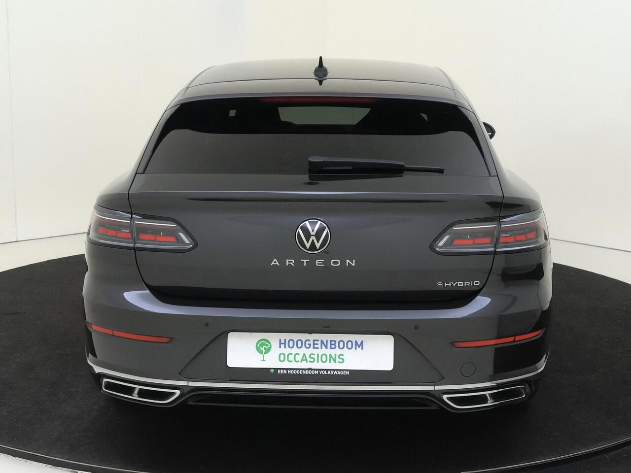 Volkswagen Arteon Shooting Brake 1.4 TSI eHybrid R-Line Business+ | SoH 90% | Trekhaak | Head-up display | Adaptieve demping | Kuipstoelen voor | Lederen bekleding | Stoel- en stuurwielverwarming | Navigatie | Dodehoek detectie |